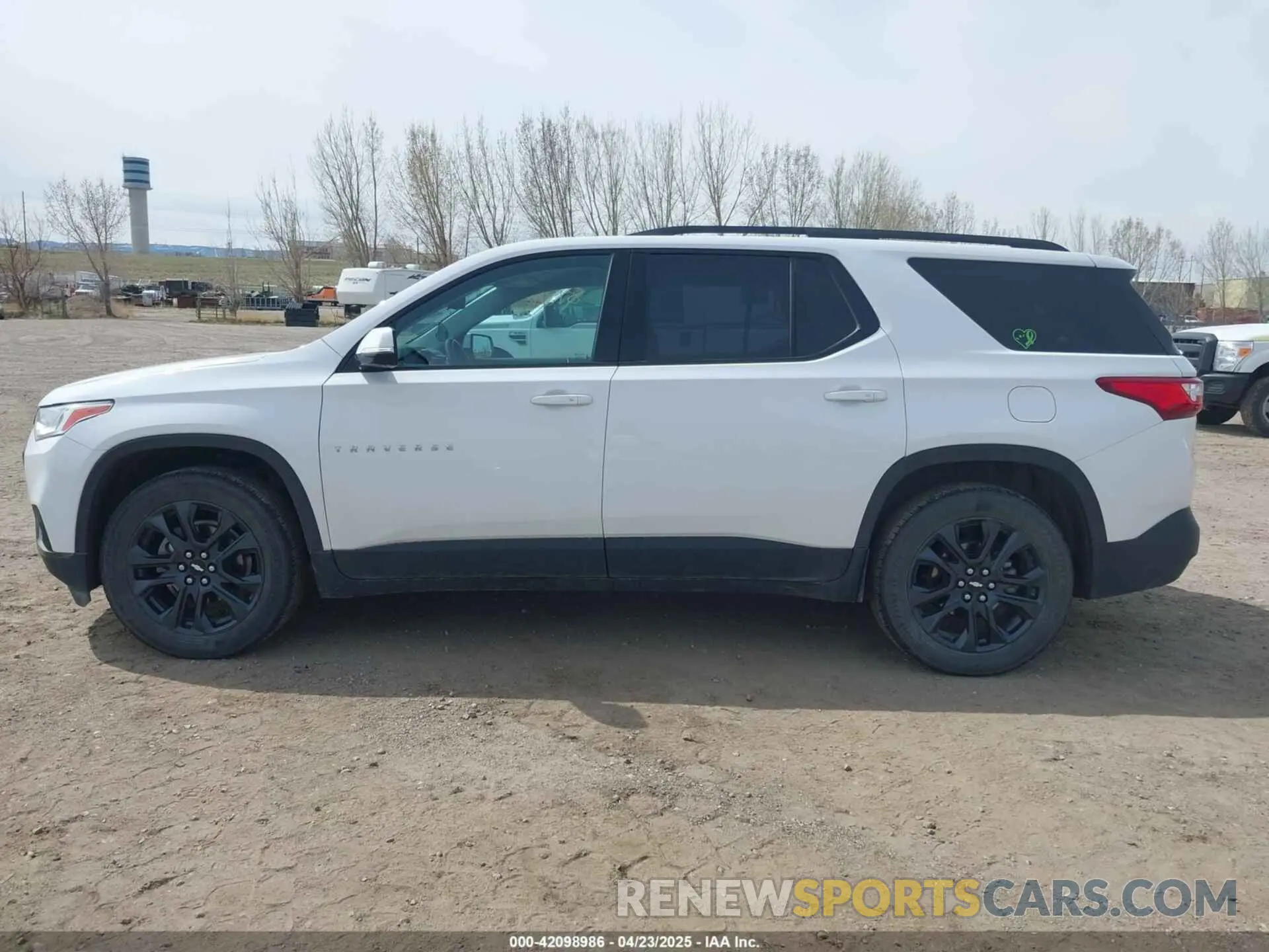 15 Photograph of a damaged car 1GNEVJKW4LJ284236 CHEVROLET TRAVERSE 2020