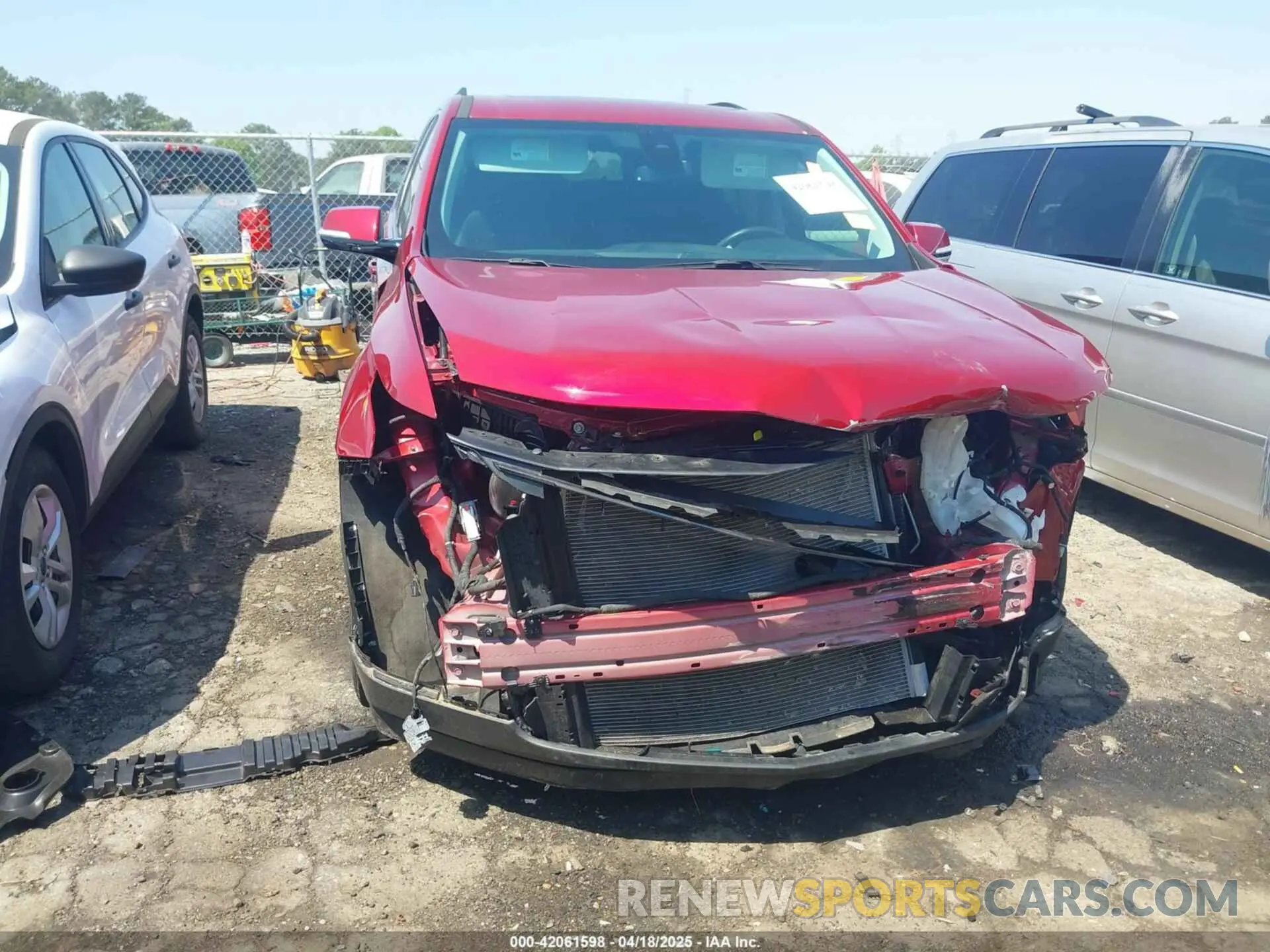 13 Photograph of a damaged car 1GNEVJKW4LJ292921 CHEVROLET TRAVERSE 2020