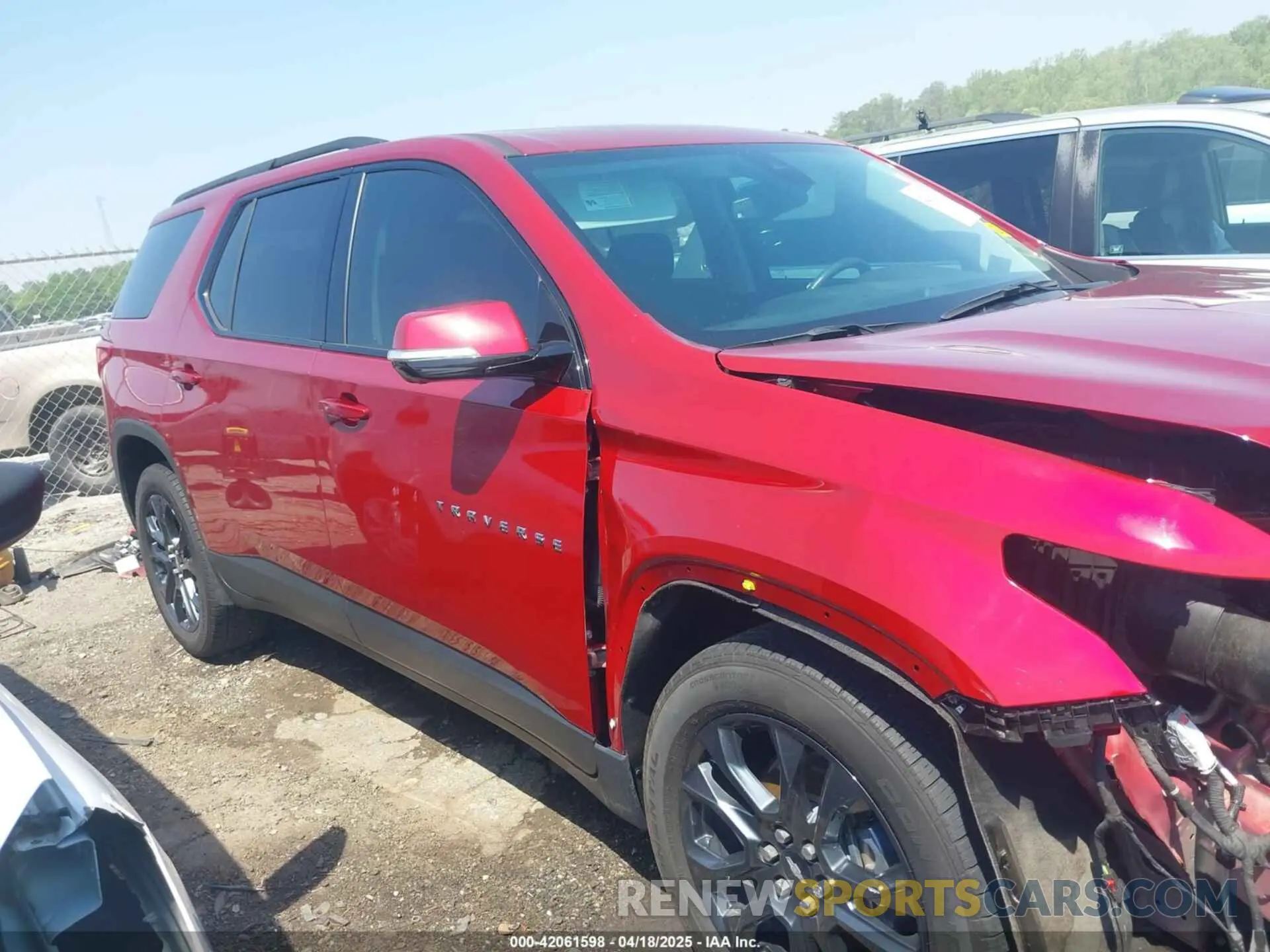 14 Photograph of a damaged car 1GNEVJKW4LJ292921 CHEVROLET TRAVERSE 2020