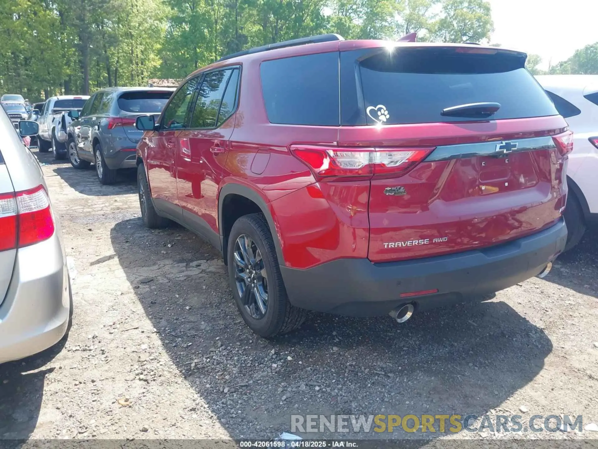 3 Photograph of a damaged car 1GNEVJKW4LJ292921 CHEVROLET TRAVERSE 2020