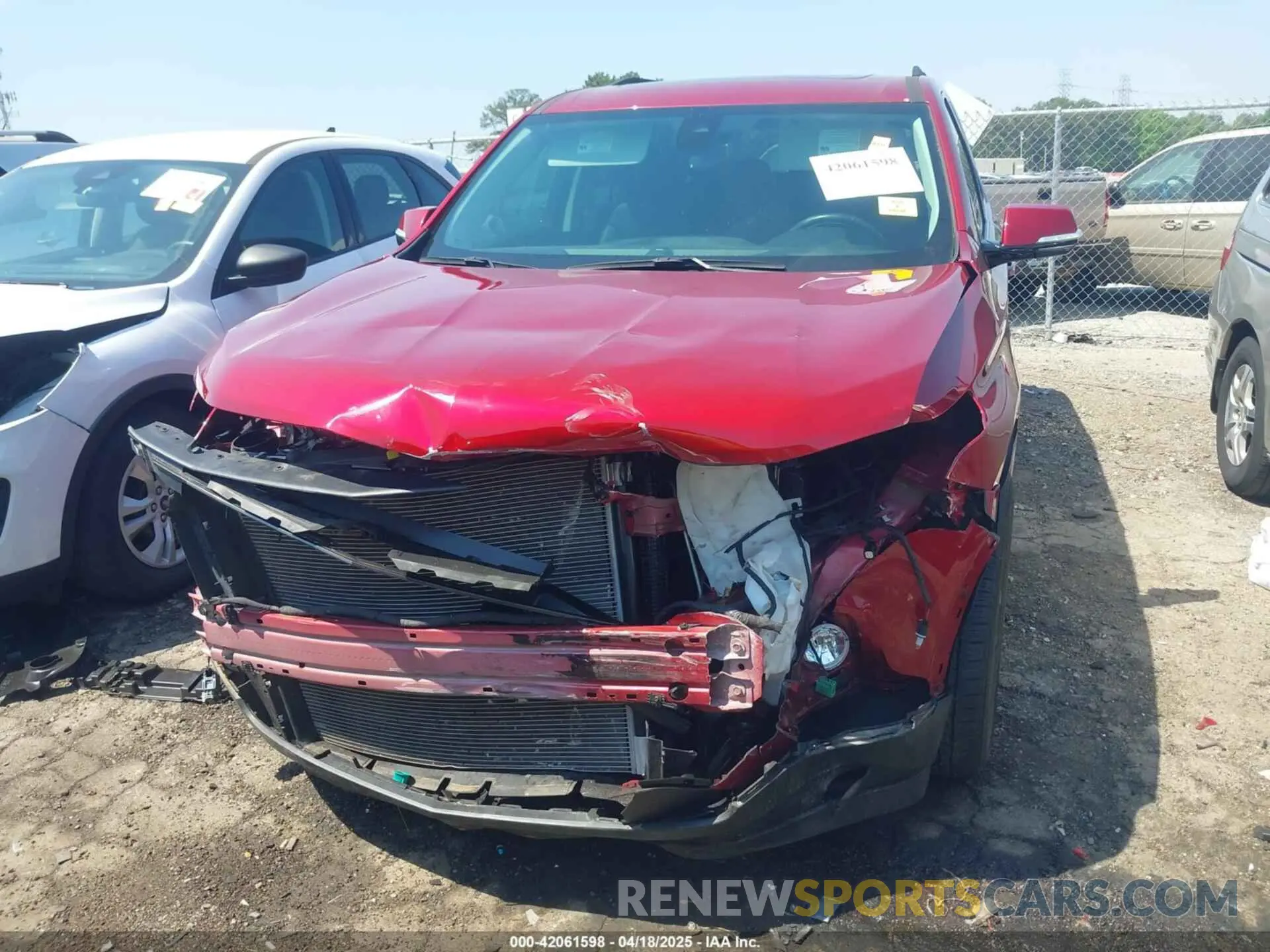 6 Photograph of a damaged car 1GNEVJKW4LJ292921 CHEVROLET TRAVERSE 2020