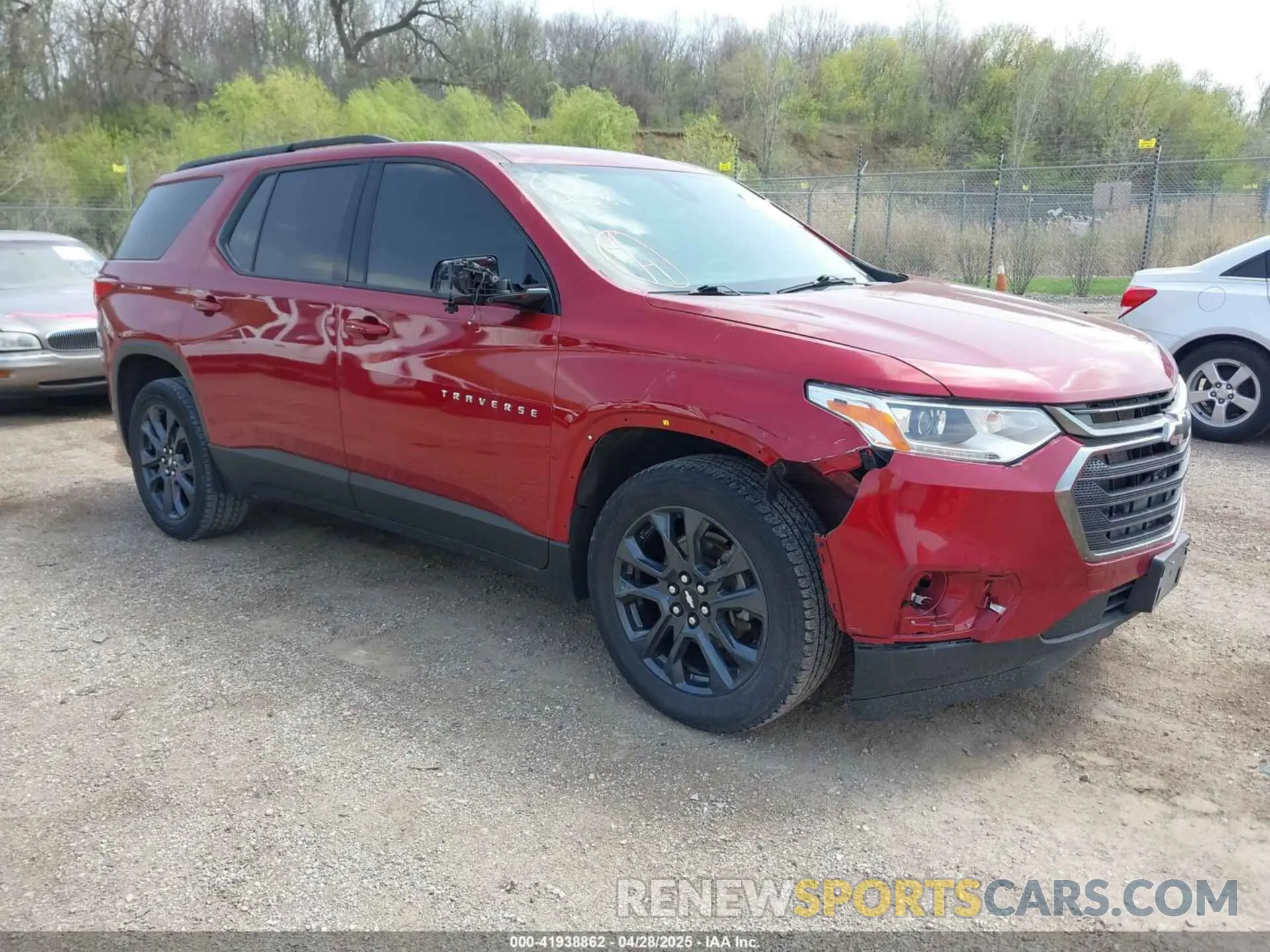 1 Photograph of a damaged car 1GNEVJKW5LJ268627 CHEVROLET TRAVERSE 2020