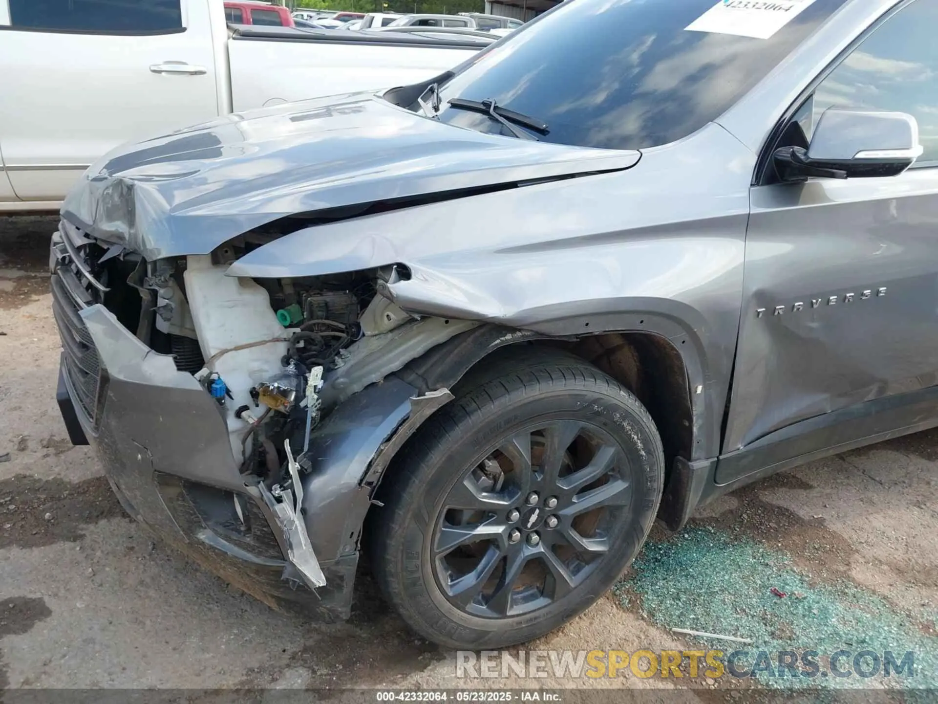 6 Photograph of a damaged car 1GNEVJKW6LJ287073 CHEVROLET TRAVERSE 2020