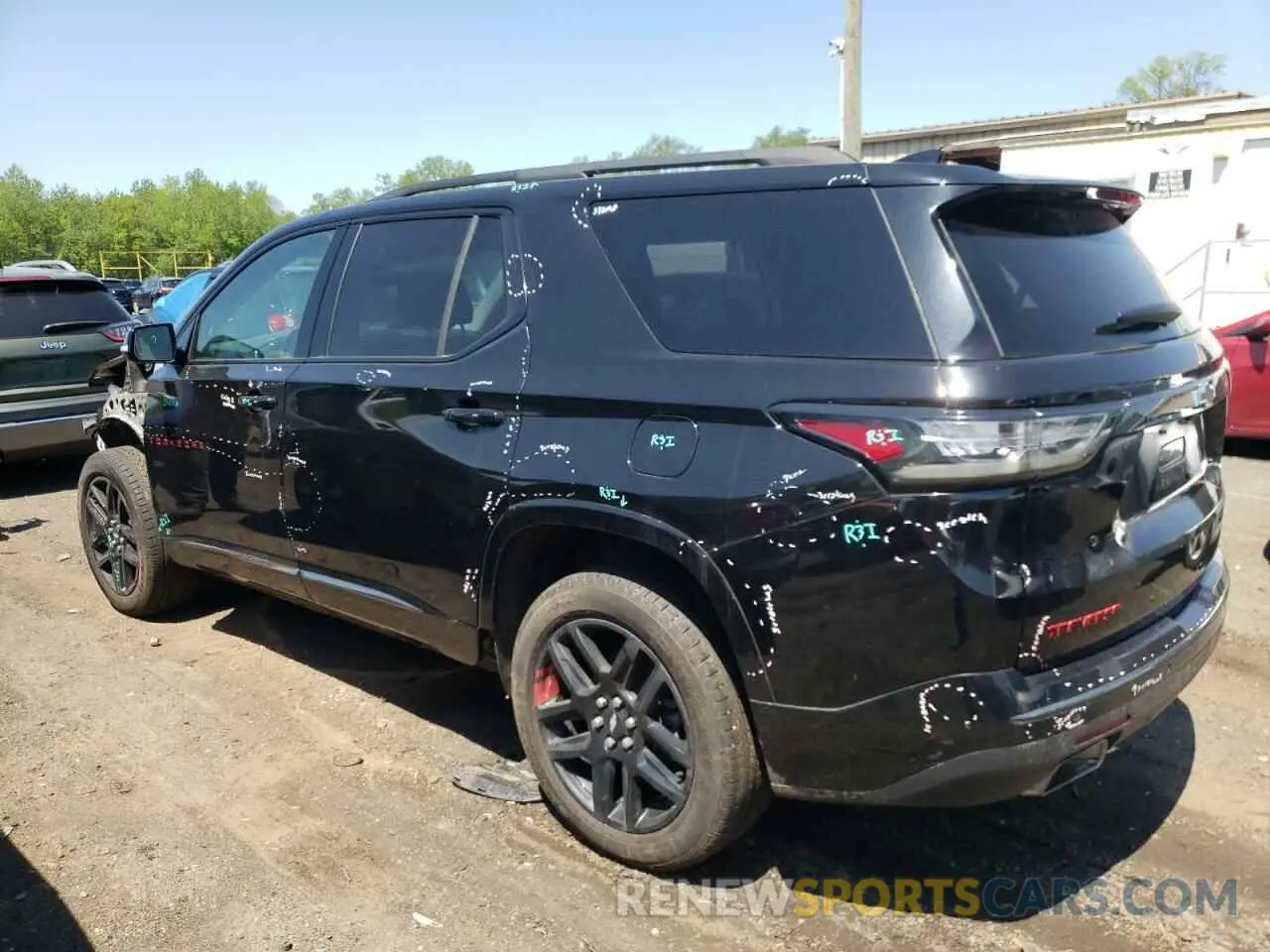2 Фотография поврежденного автомобиля 1GNEVKKW0LJ170868 CHEVROLET TRAVERSE 2020