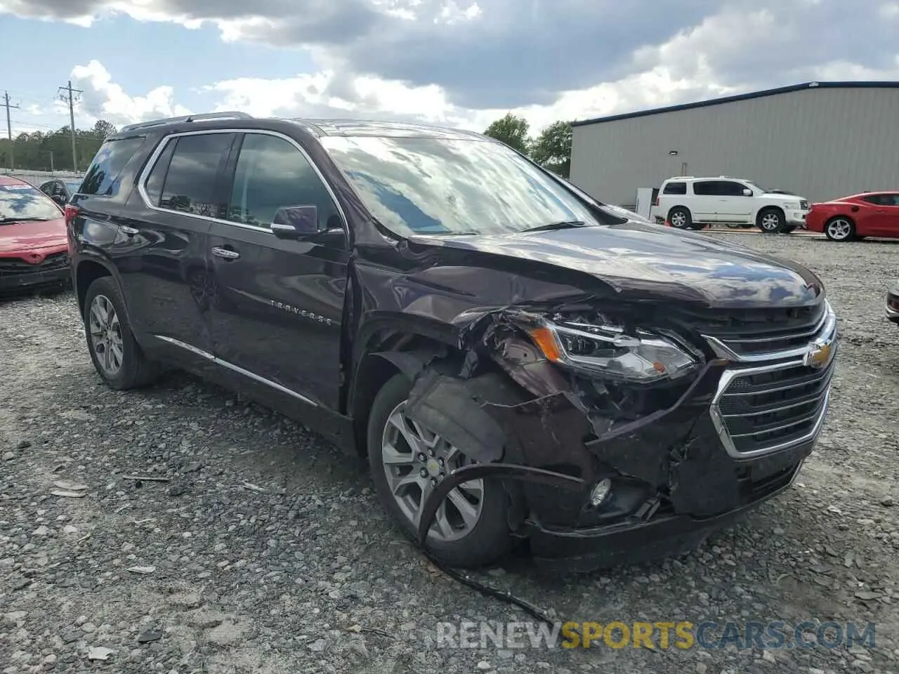 4 Photograph of a damaged car 1GNEVKKW0LJ225089 CHEVROLET TRAVERSE 2020