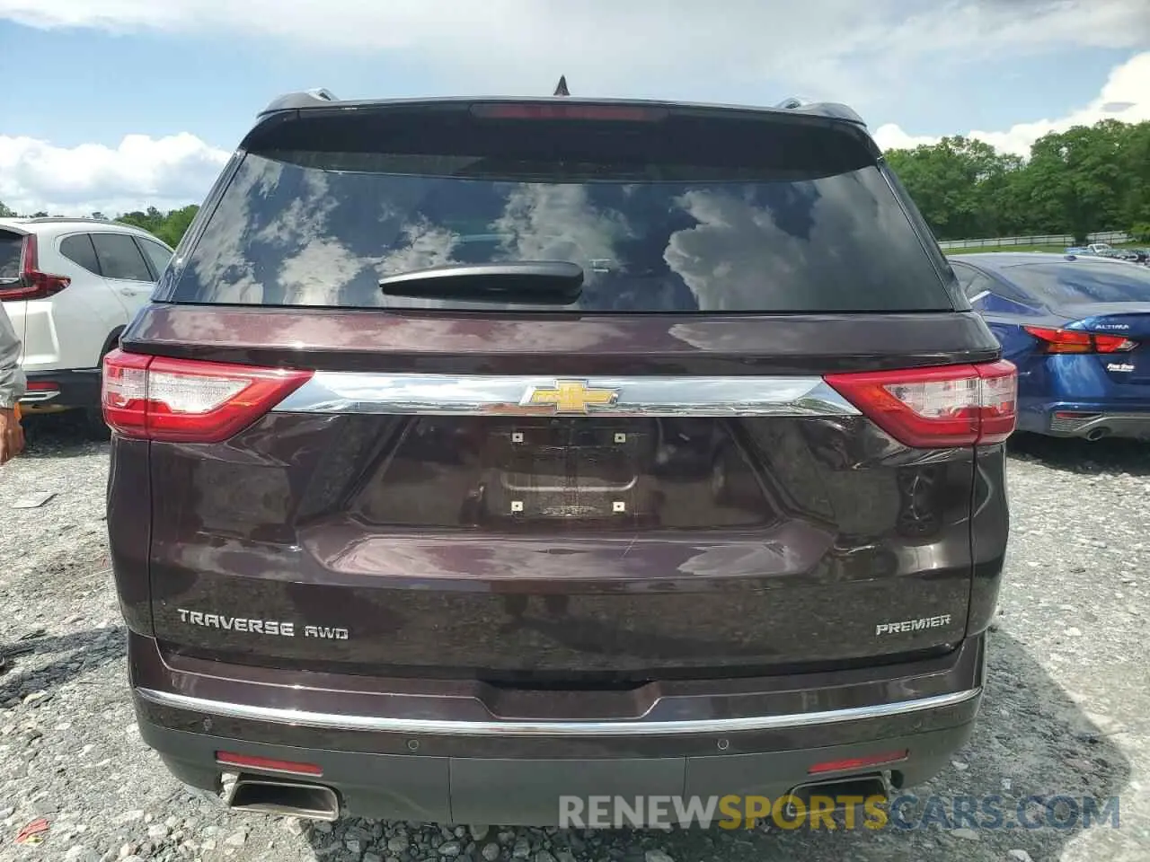 6 Photograph of a damaged car 1GNEVKKW0LJ225089 CHEVROLET TRAVERSE 2020