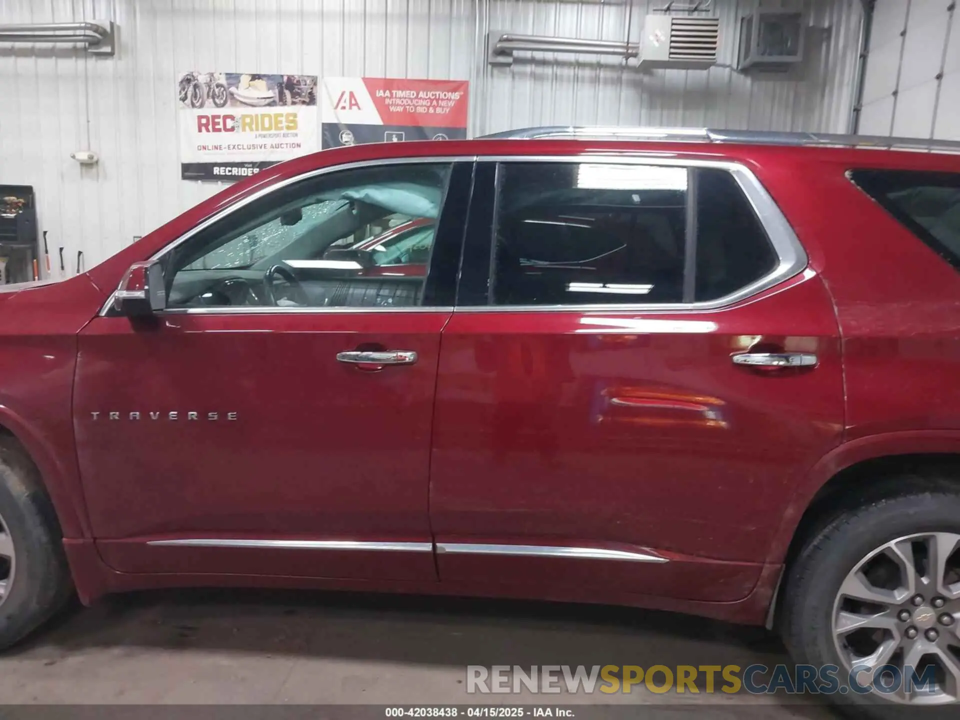 14 Photograph of a damaged car 1GNEVKKW1LJ222041 CHEVROLET TRAVERSE 2020