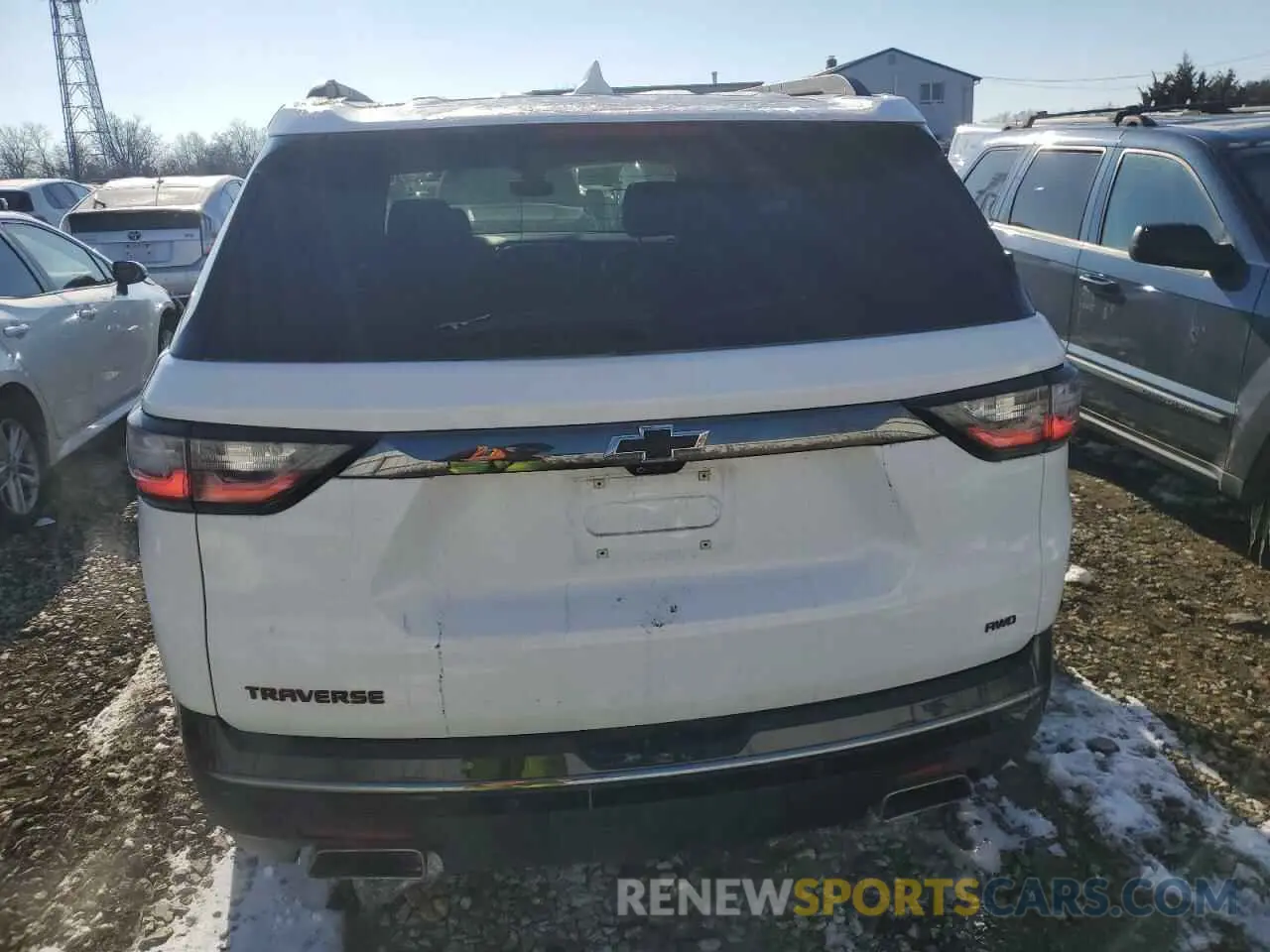 6 Photograph of a damaged car 1GNEVKKW2LJ216409 CHEVROLET TRAVERSE 2020