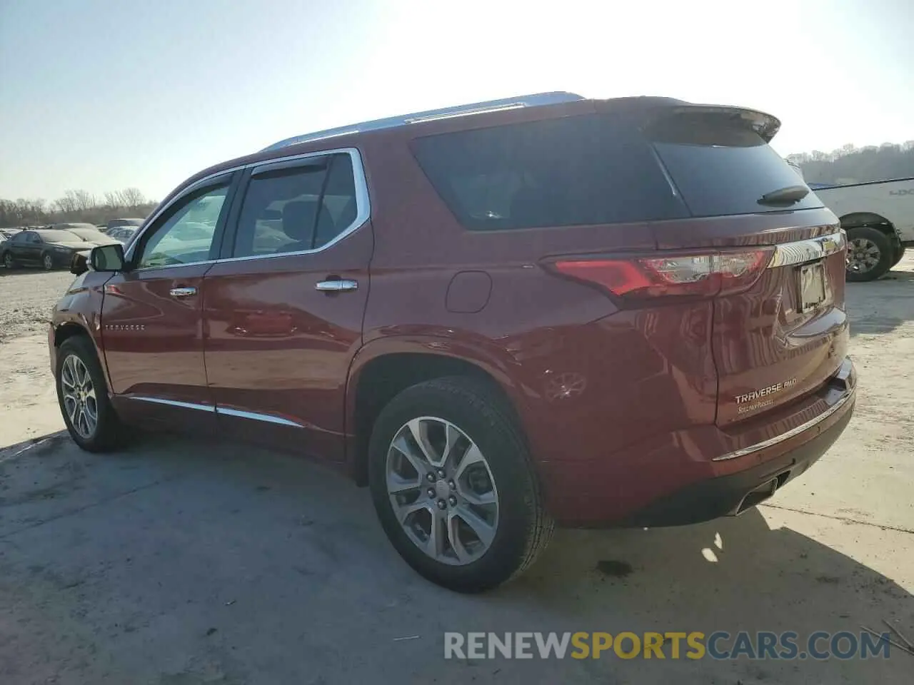 2 Photograph of a damaged car 1GNEVKKW3LJ215432 CHEVROLET TRAVERSE 2020