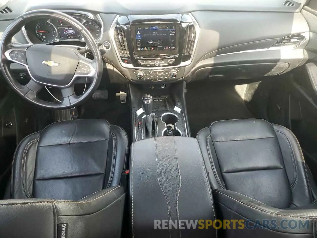 8 Фотография поврежденного автомобиля 1GNEVKKW4LJ256281 CHEVROLET TRAVERSE 2020