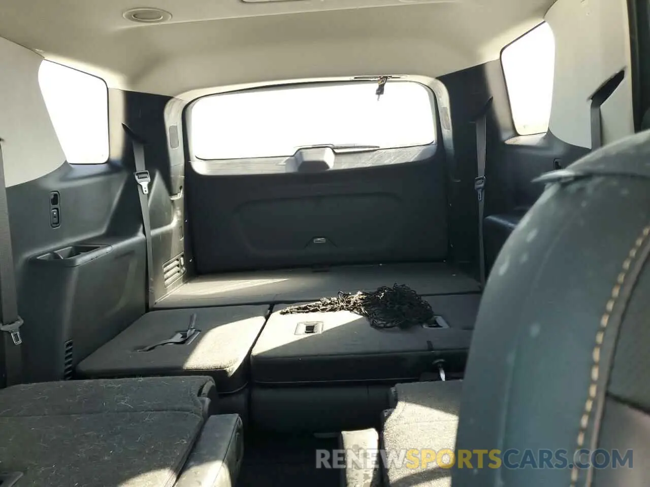 10 Photograph of a damaged car 1GNEVKKW5LJ161115 CHEVROLET TRAVERSE 2020