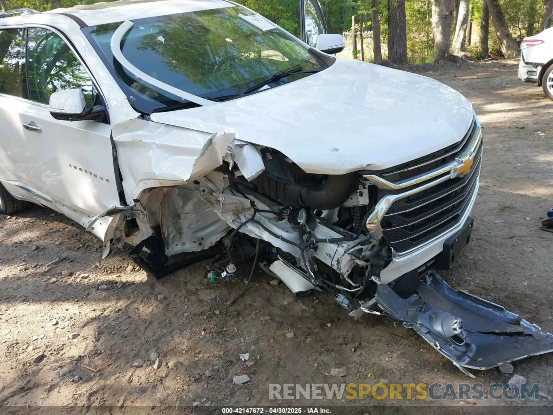 6 Photograph of a damaged car 1GNEVKKW7LJ268408 CHEVROLET TRAVERSE 2020