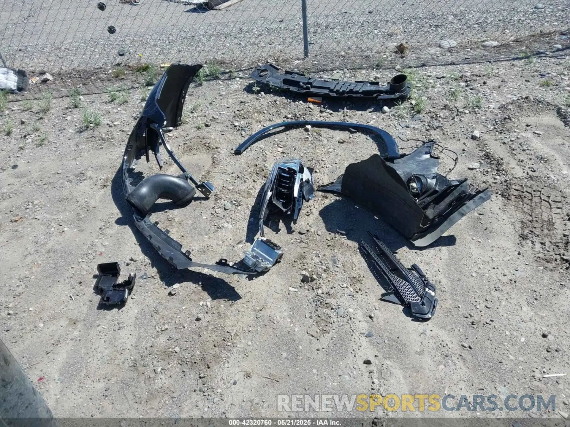 12 Photograph of a damaged car 1GNEVKKW9LJ315230 CHEVROLET TRAVERSE 2020