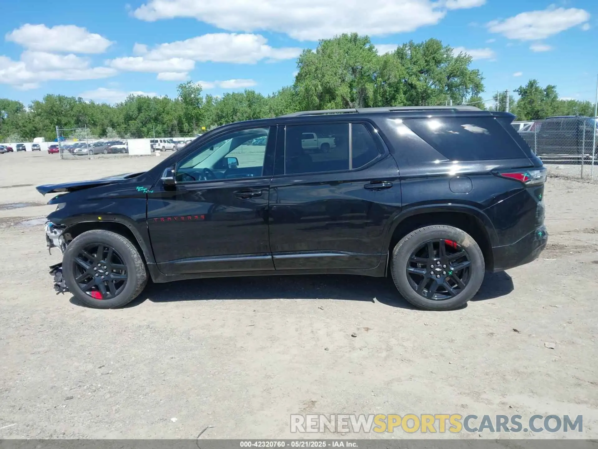 15 Photograph of a damaged car 1GNEVKKW9LJ315230 CHEVROLET TRAVERSE 2020
