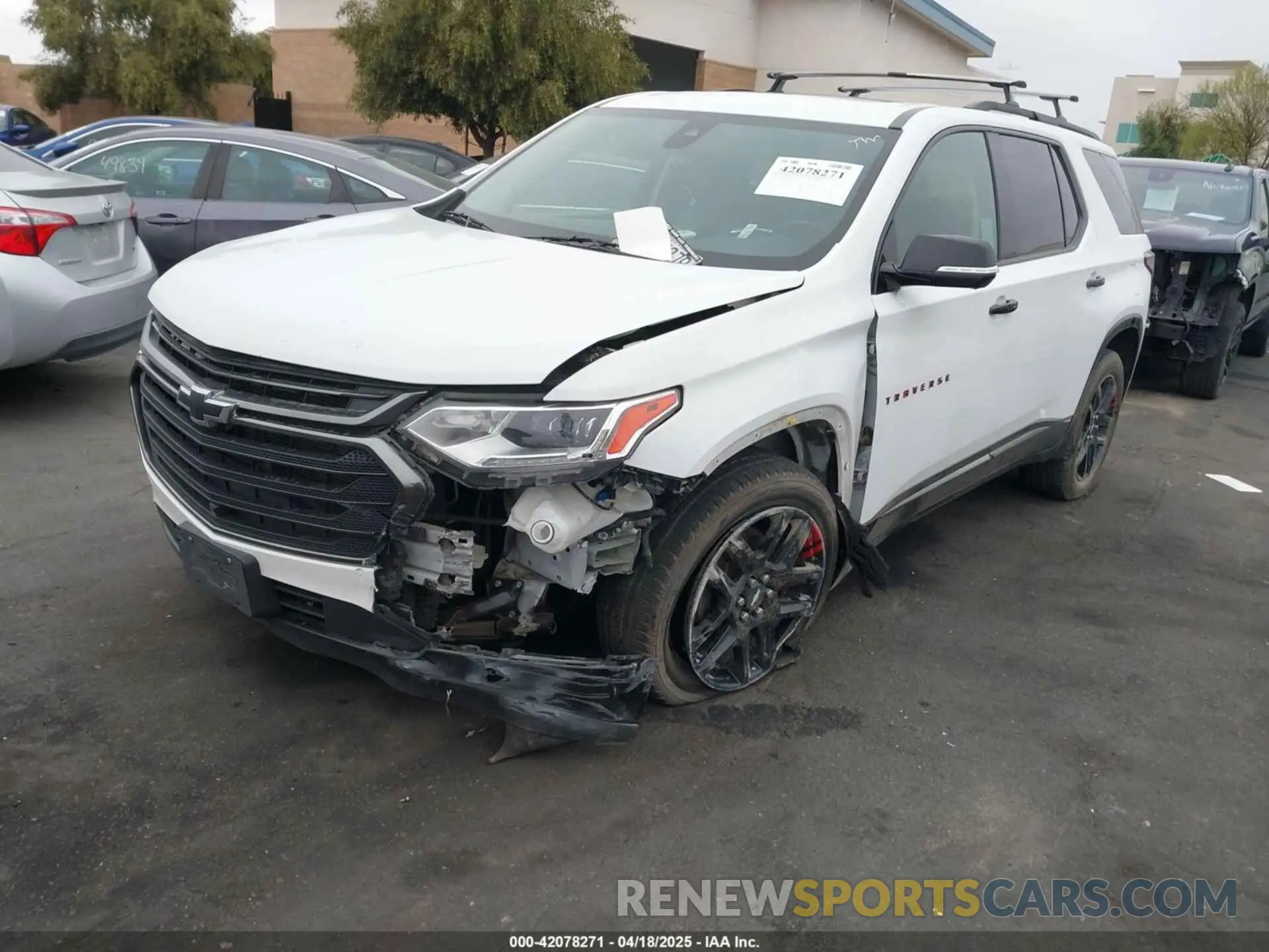 2 Фотография поврежденного автомобиля 1GNEVKKWXLJ120947 CHEVROLET TRAVERSE 2020