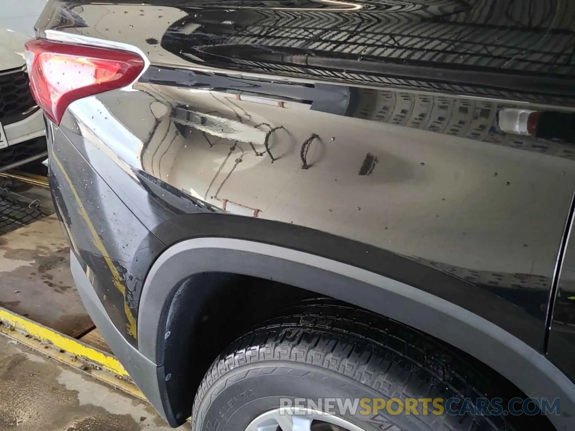 6 Фотография поврежденного автомобиля 1GNEVLKW8LJ156786 CHEVROLET TRAVERSE 2020