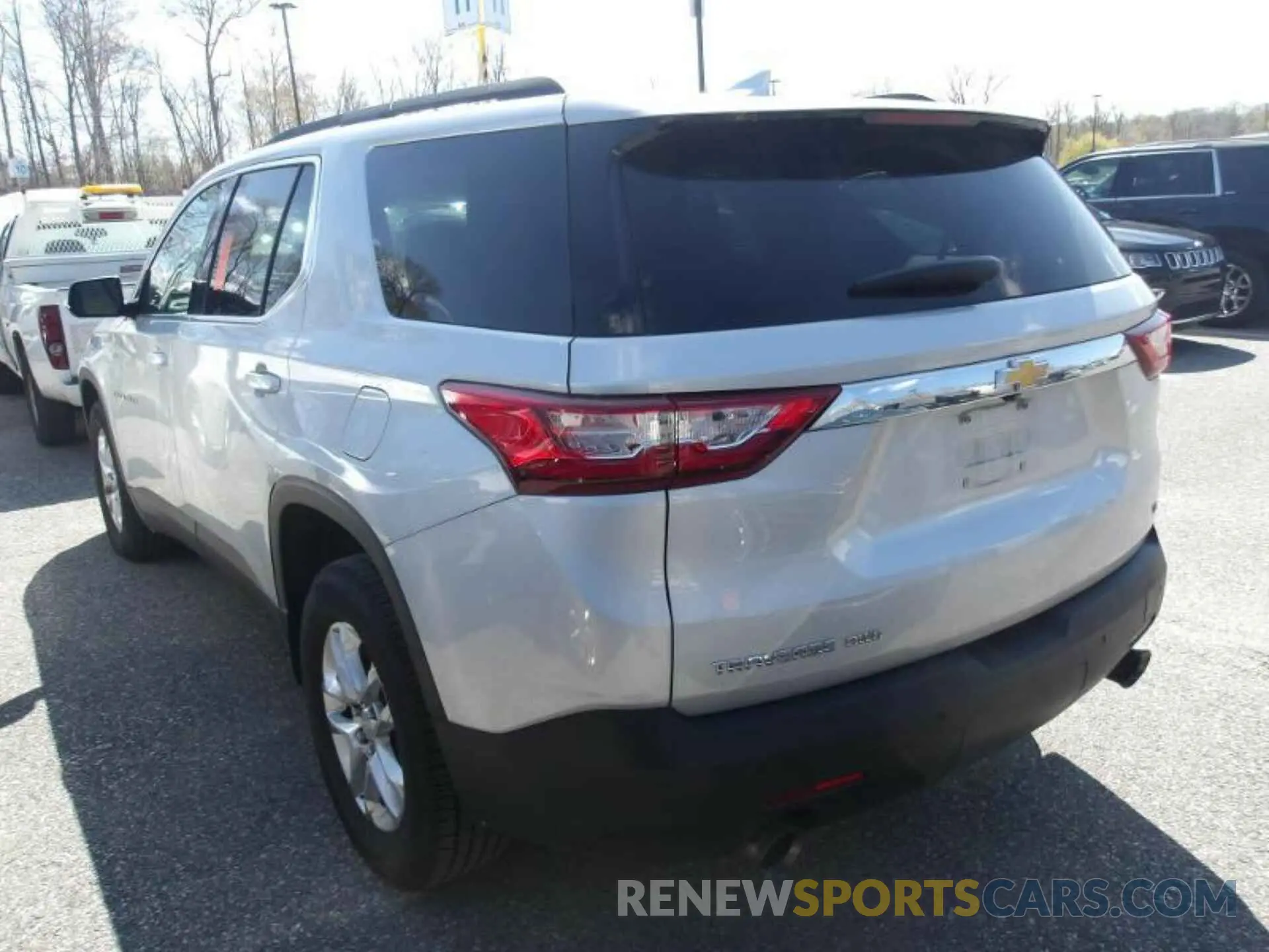 3 Фотография поврежденного автомобиля 1GNEVMKW0LJ222608 CHEVROLET TRAVERSE 2020