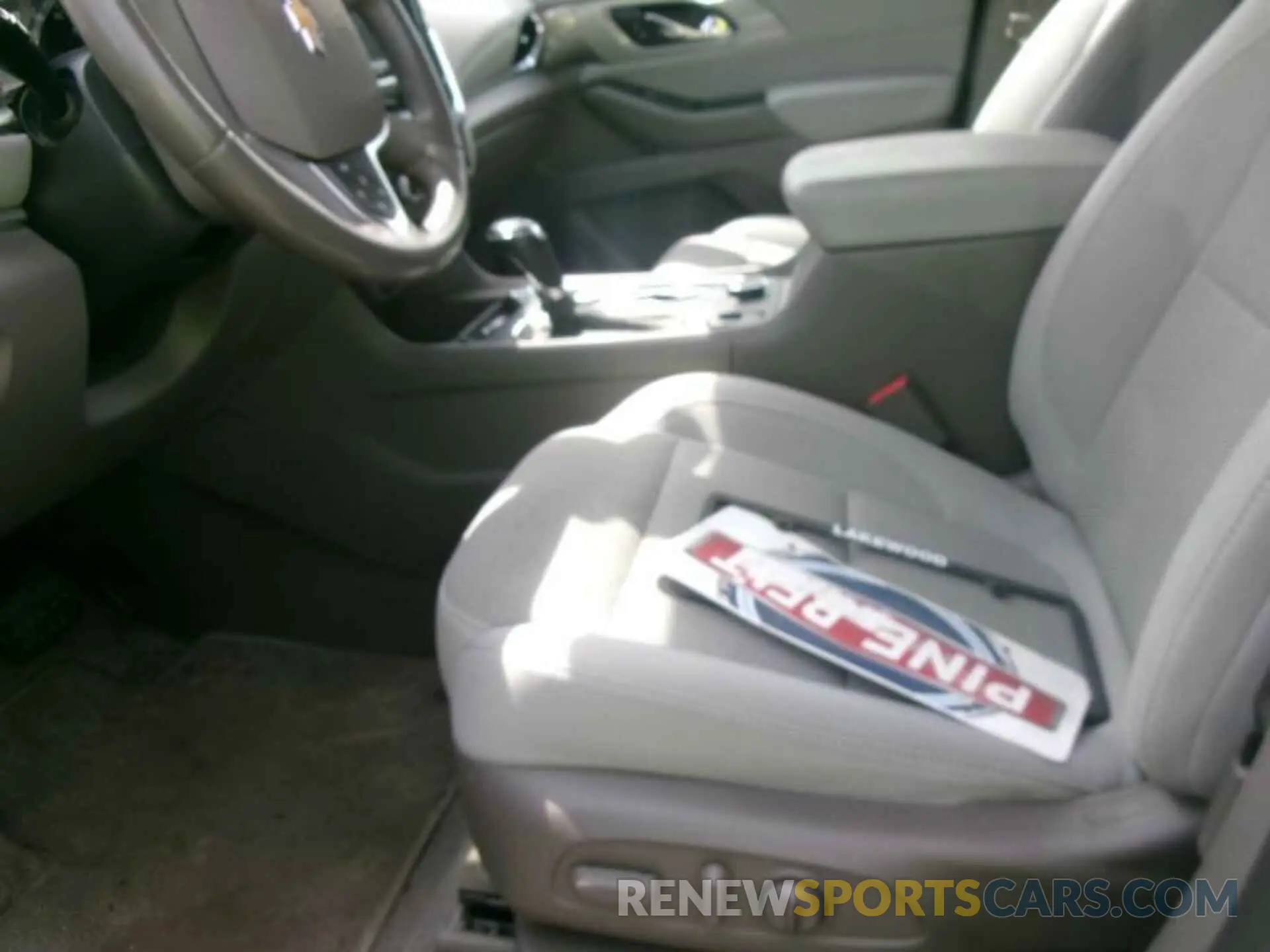 3 Фотография поврежденного автомобиля 1GNEVMKW0LJ232345 CHEVROLET TRAVERSE 2020