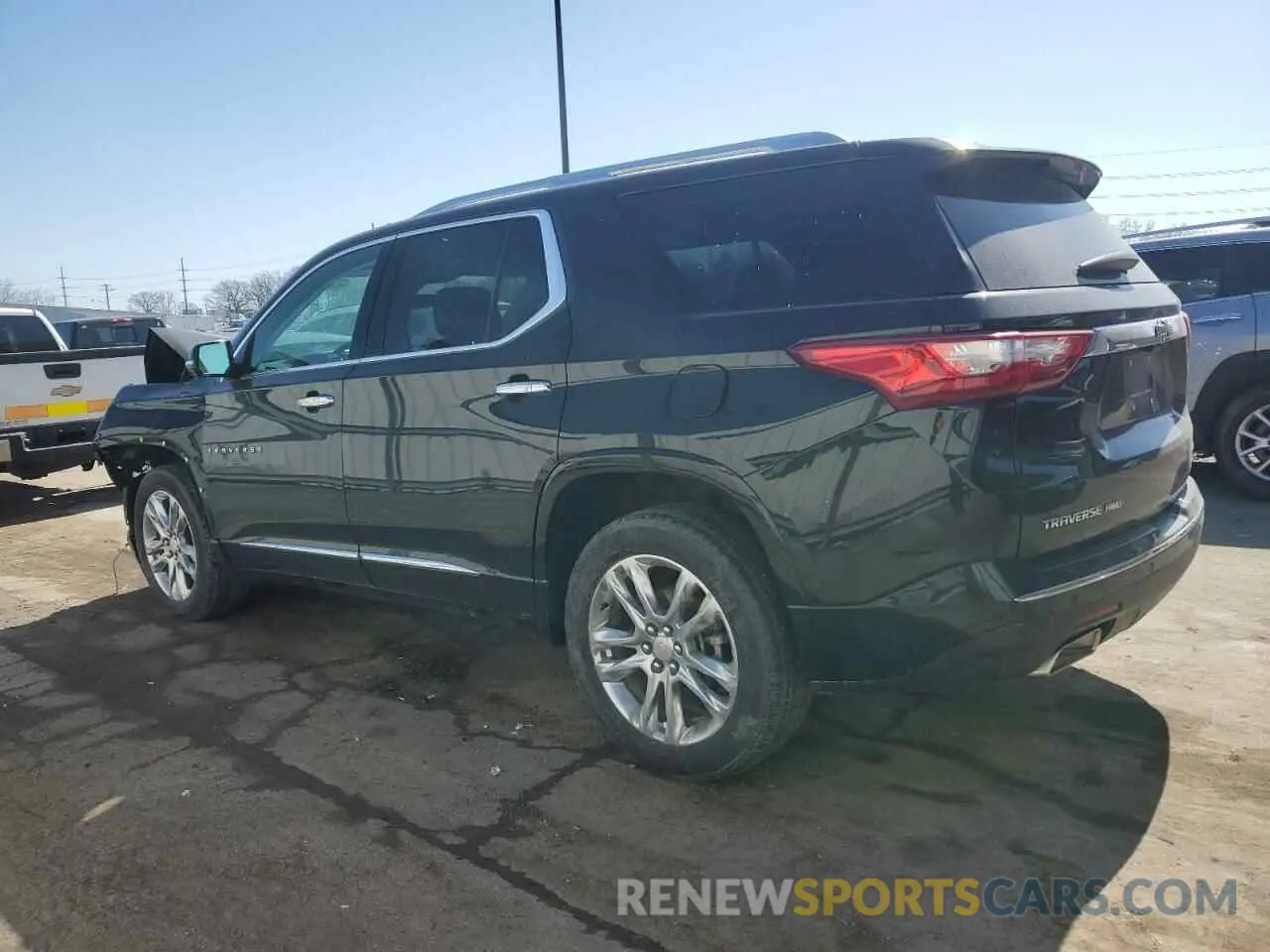 2 Photograph of a damaged car 1GNEVNKW2LJ299406 CHEVROLET TRAVERSE 2020