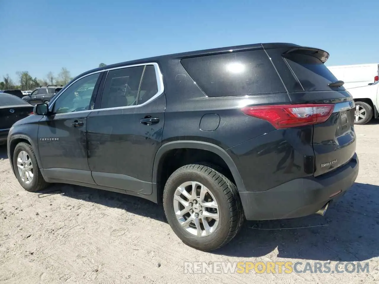 2 Фотография поврежденного автомобиля 1GNERFKW1MJ242528 CHEVROLET TRAVERSE 2021