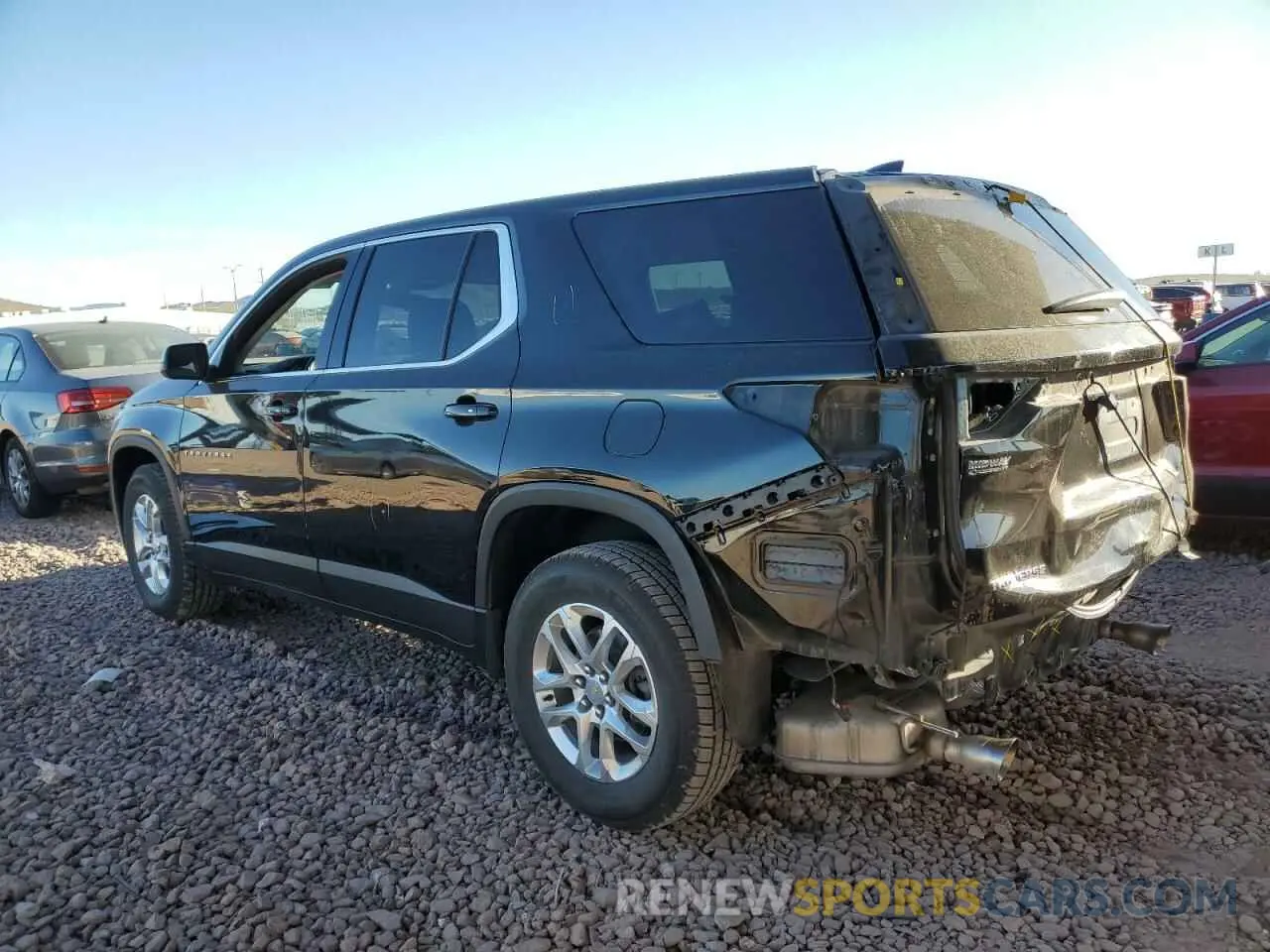 2 Фотография поврежденного автомобиля 1GNERFKW1MJ242660 CHEVROLET TRAVERSE 2021