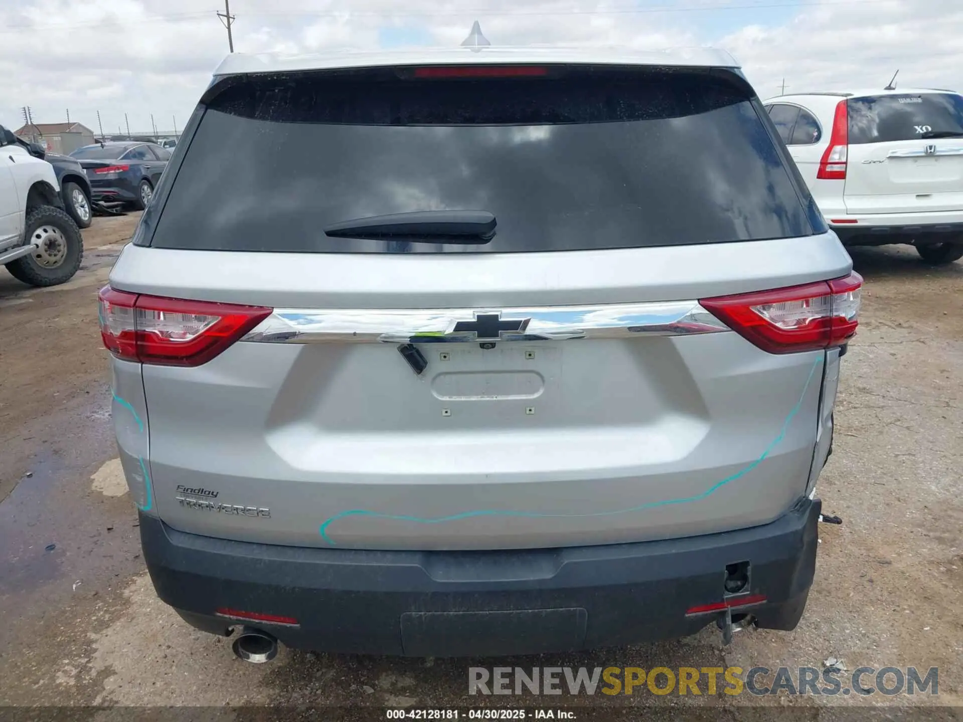 17 Photograph of a damaged car 1GNERFKW2MJ186230 CHEVROLET TRAVERSE 2021