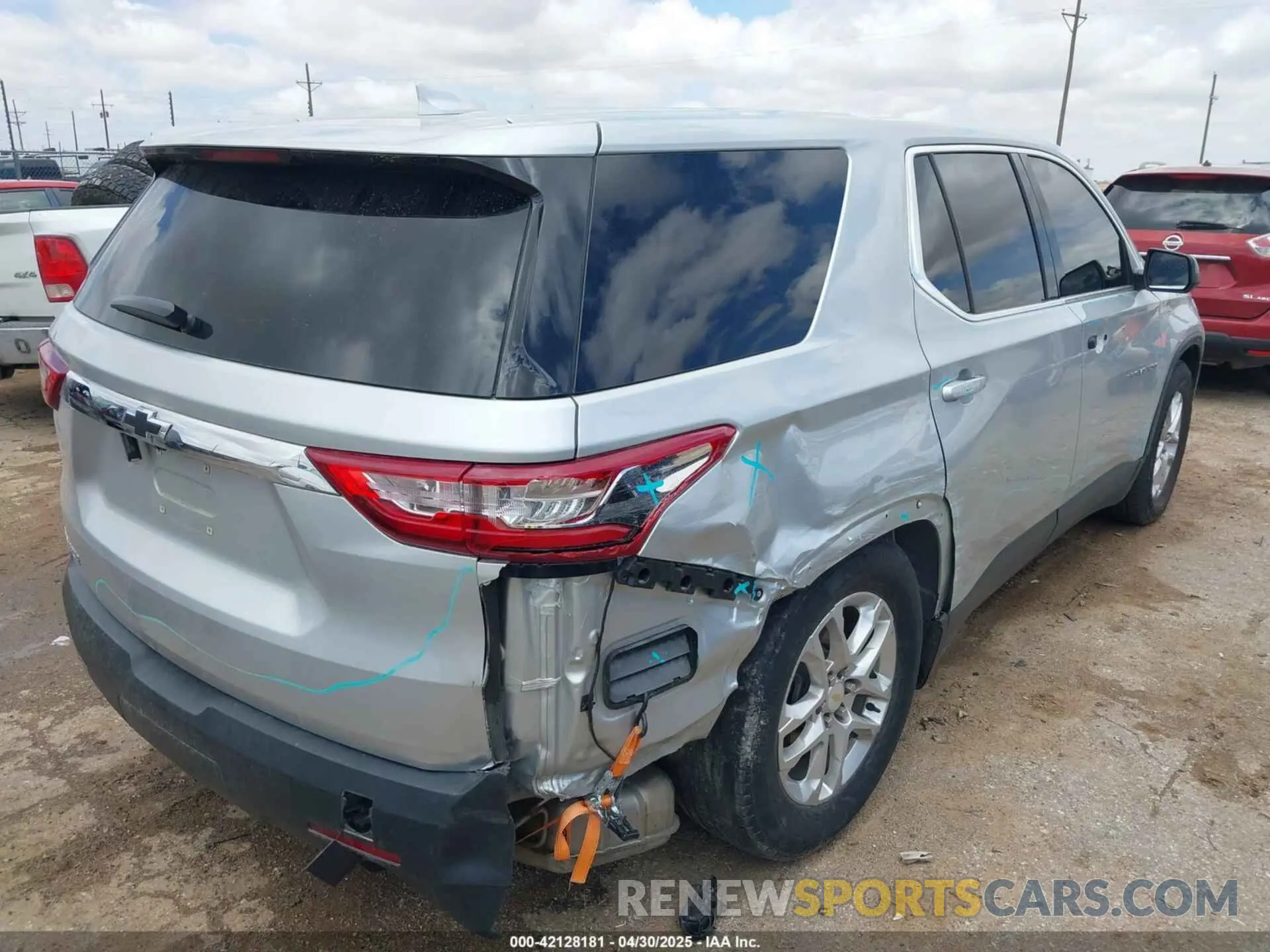 4 Photograph of a damaged car 1GNERFKW2MJ186230 CHEVROLET TRAVERSE 2021