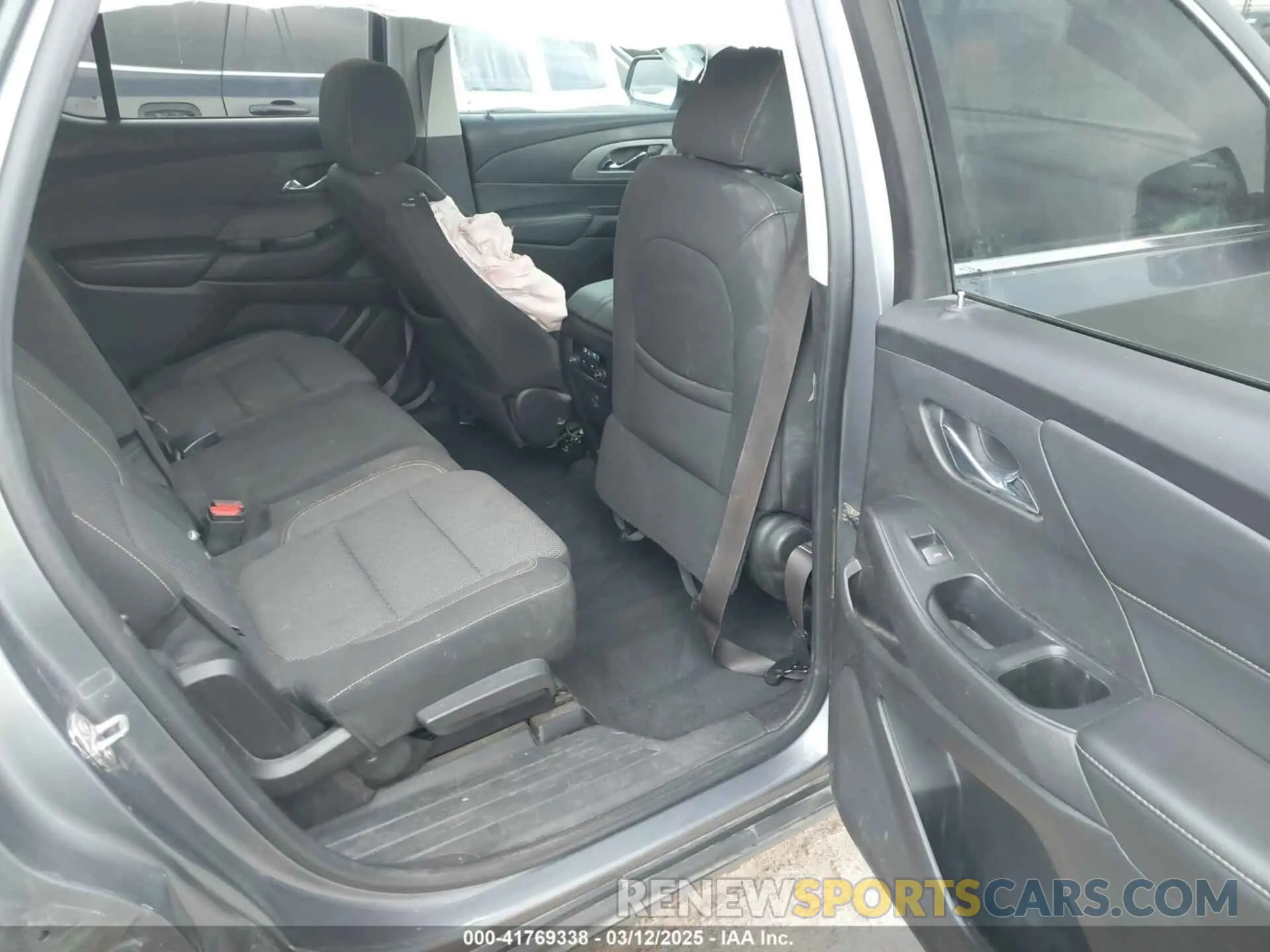 8 Photograph of a damaged car 1GNERFKW2MJ201129 CHEVROLET TRAVERSE 2021