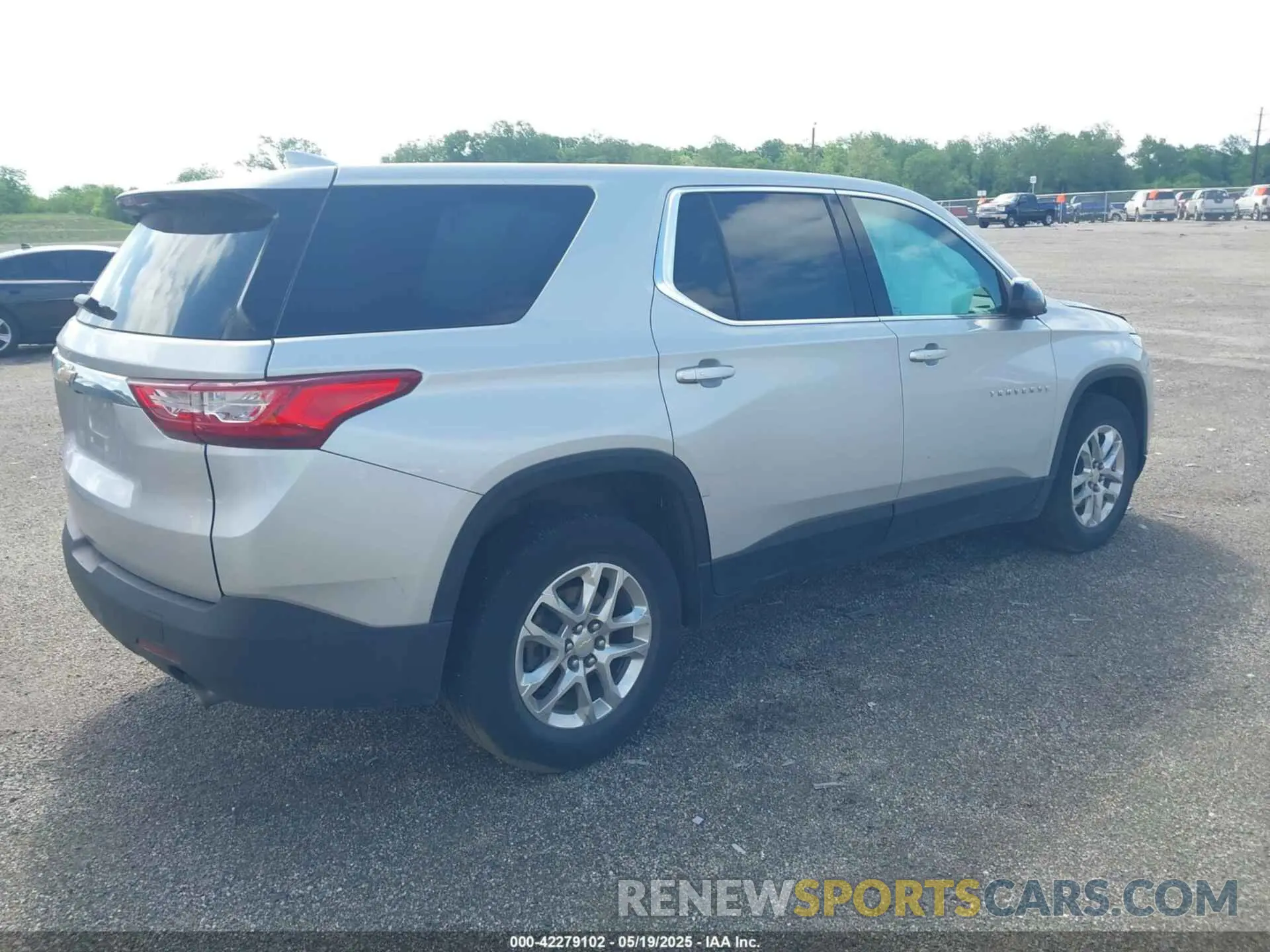 4 Photograph of a damaged car 1GNERFKW3MJ200569 CHEVROLET TRAVERSE 2021