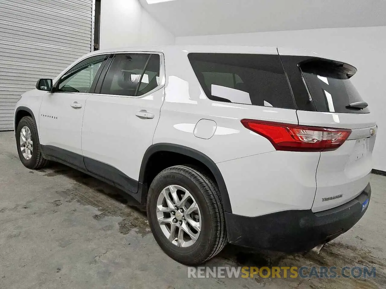 2 Photograph of a damaged car 1GNERFKW4MJ138373 CHEVROLET TRAVERSE 2021