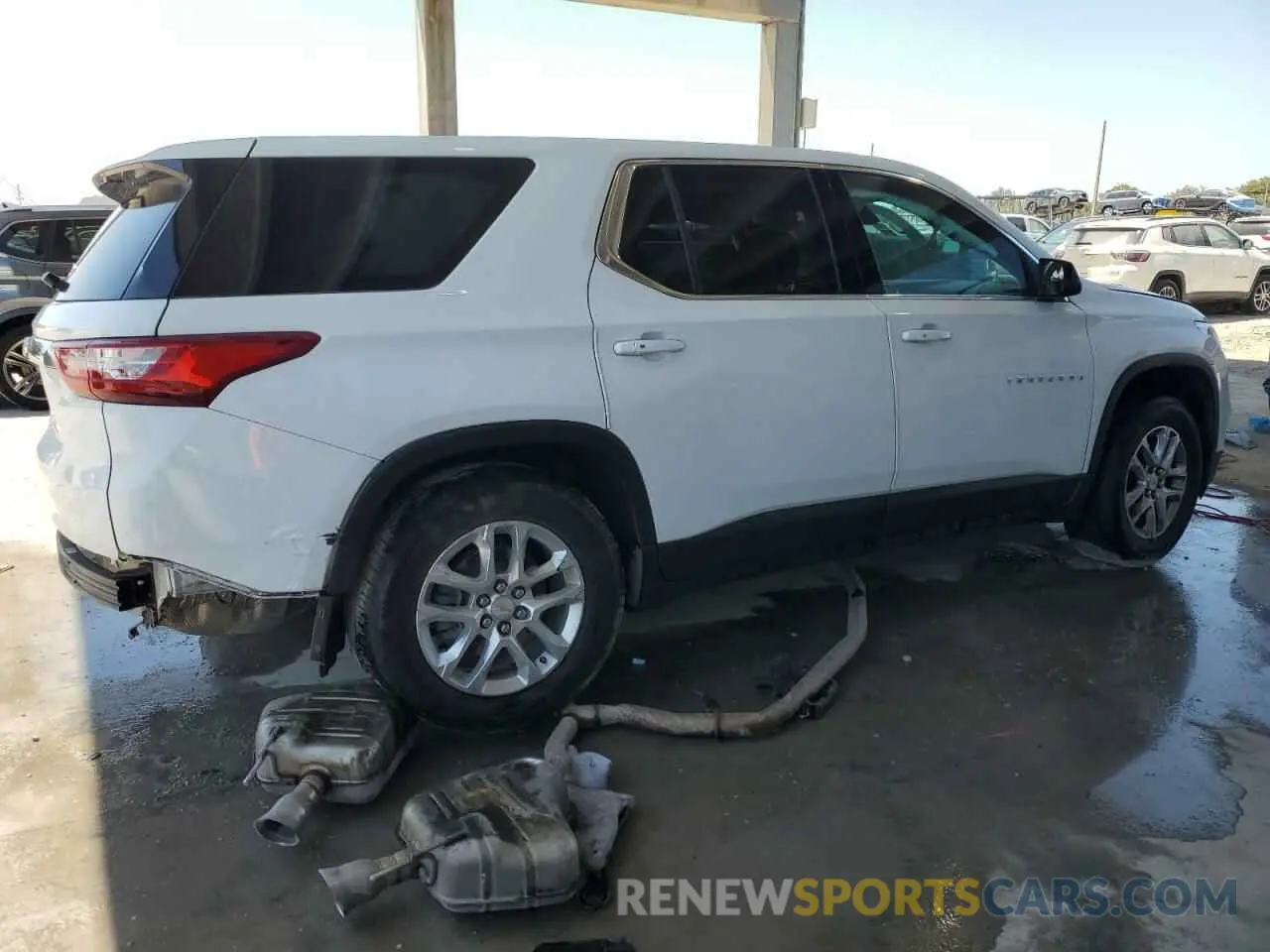 3 Photograph of a damaged car 1GNERFKW4MJ245472 CHEVROLET TRAVERSE 2021
