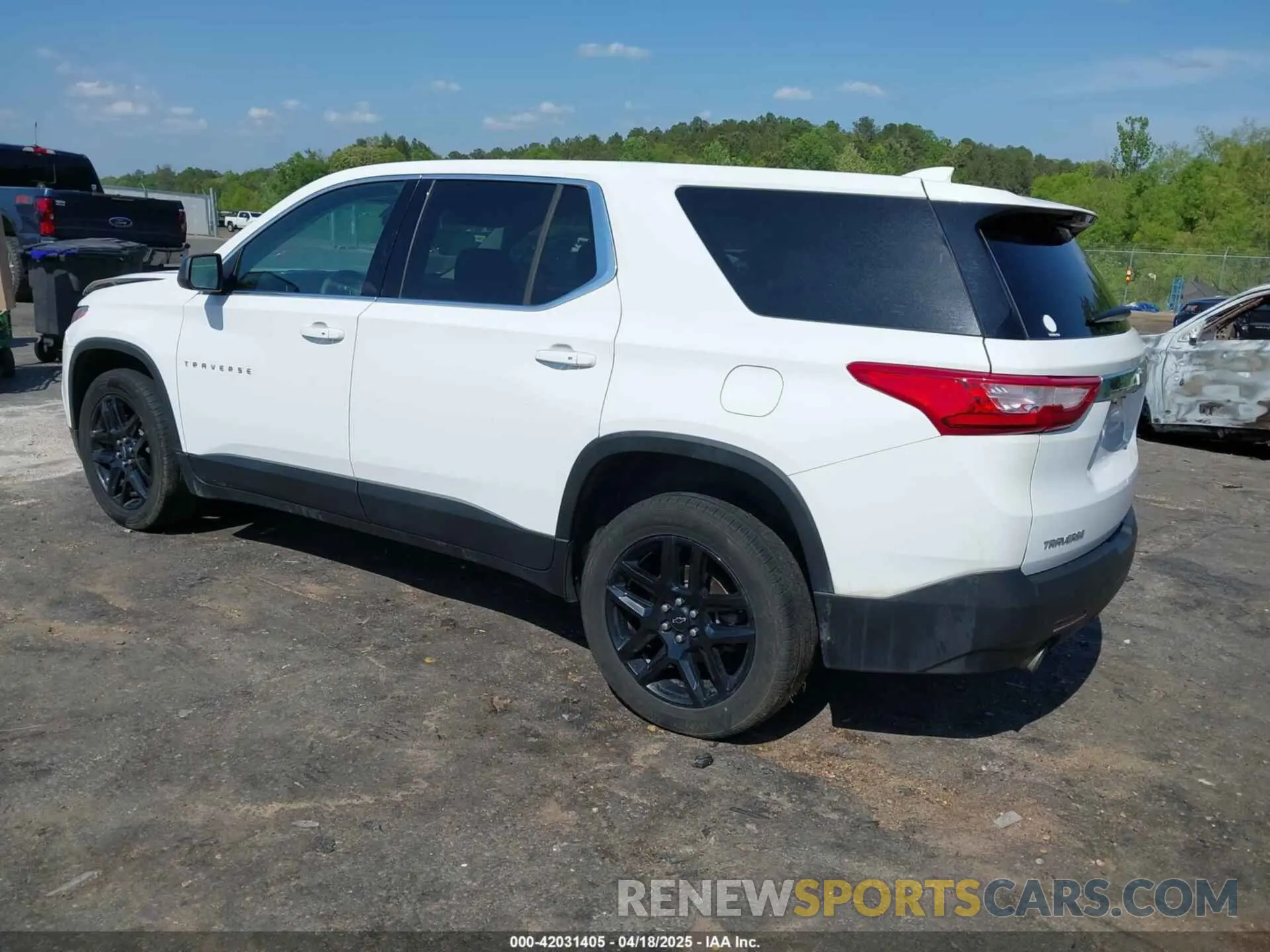 3 Фотография поврежденного автомобиля 1GNERFKW5MJ135241 CHEVROLET TRAVERSE 2021