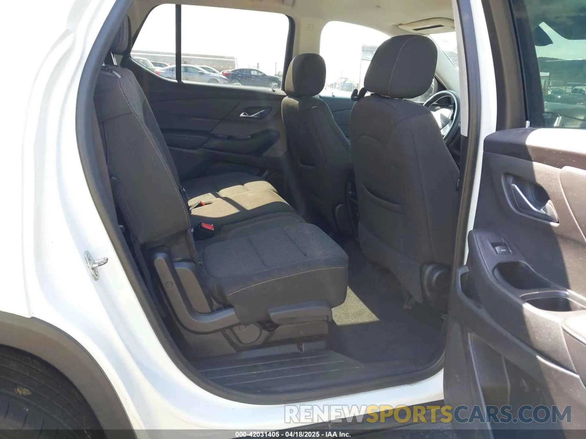 8 Фотография поврежденного автомобиля 1GNERFKW5MJ135241 CHEVROLET TRAVERSE 2021