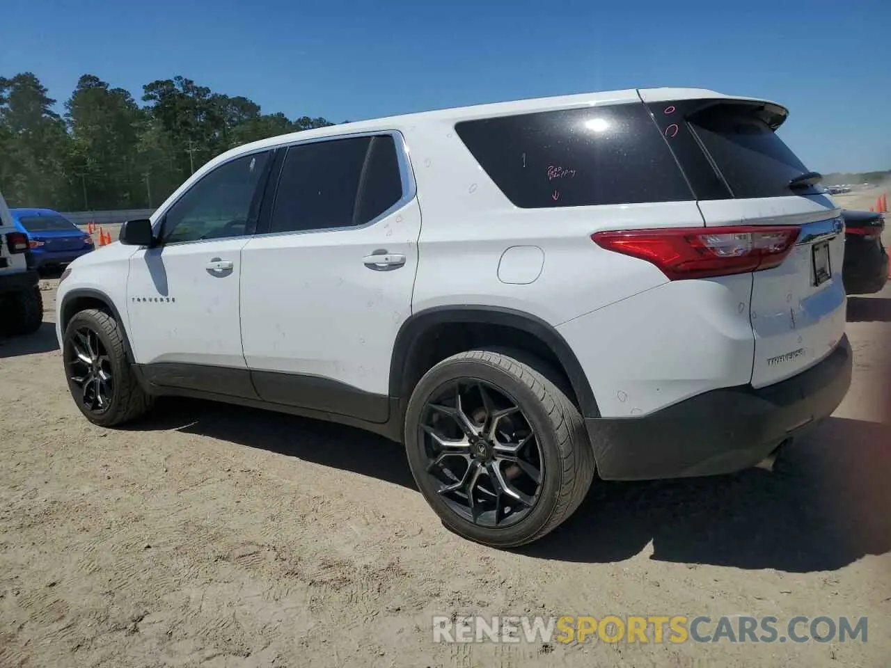 2 Photograph of a damaged car 1GNERFKW6MJ189342 CHEVROLET TRAVERSE 2021