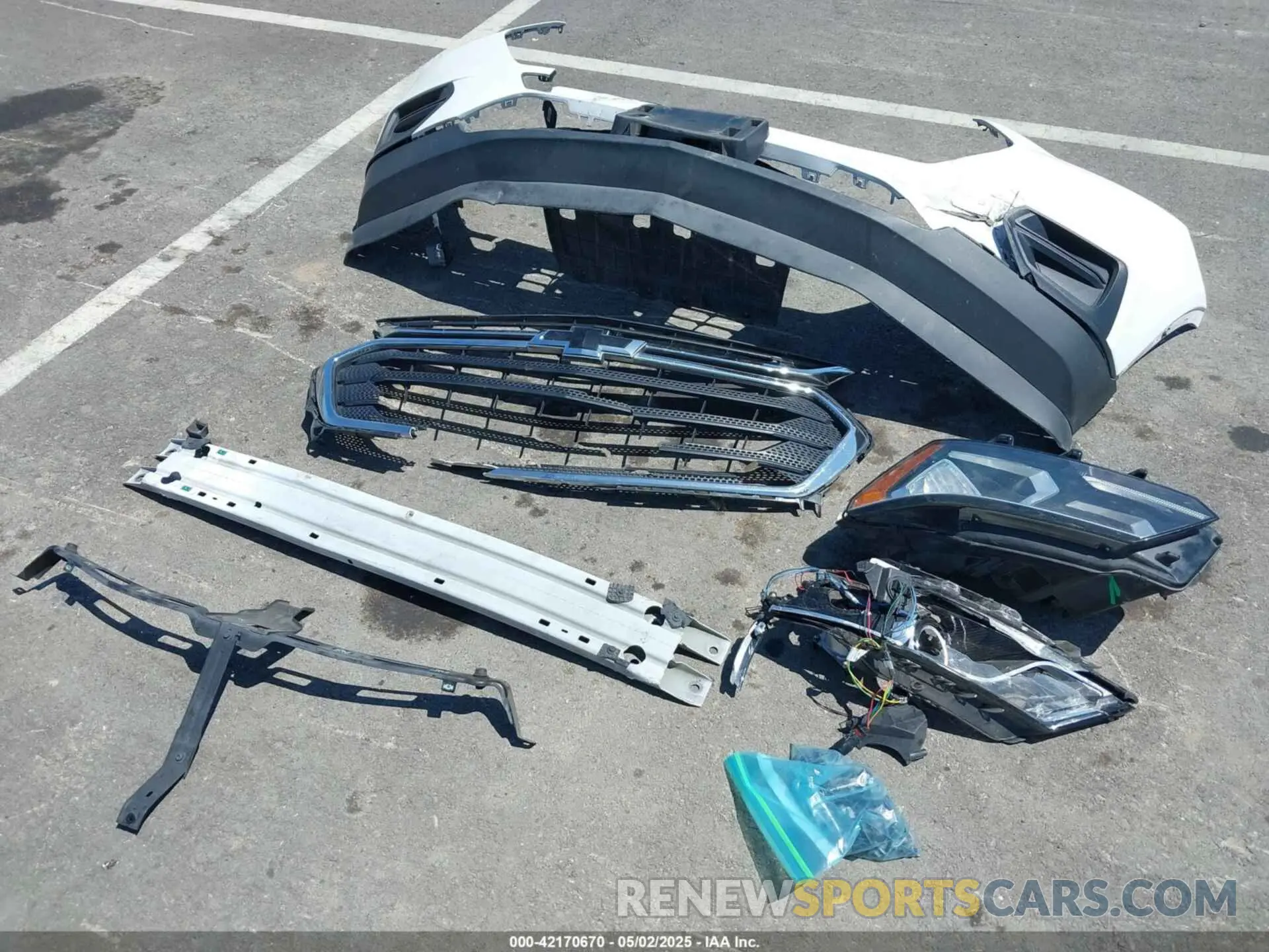 12 Photograph of a damaged car 1GNERFKW8MJ266373 CHEVROLET TRAVERSE 2021