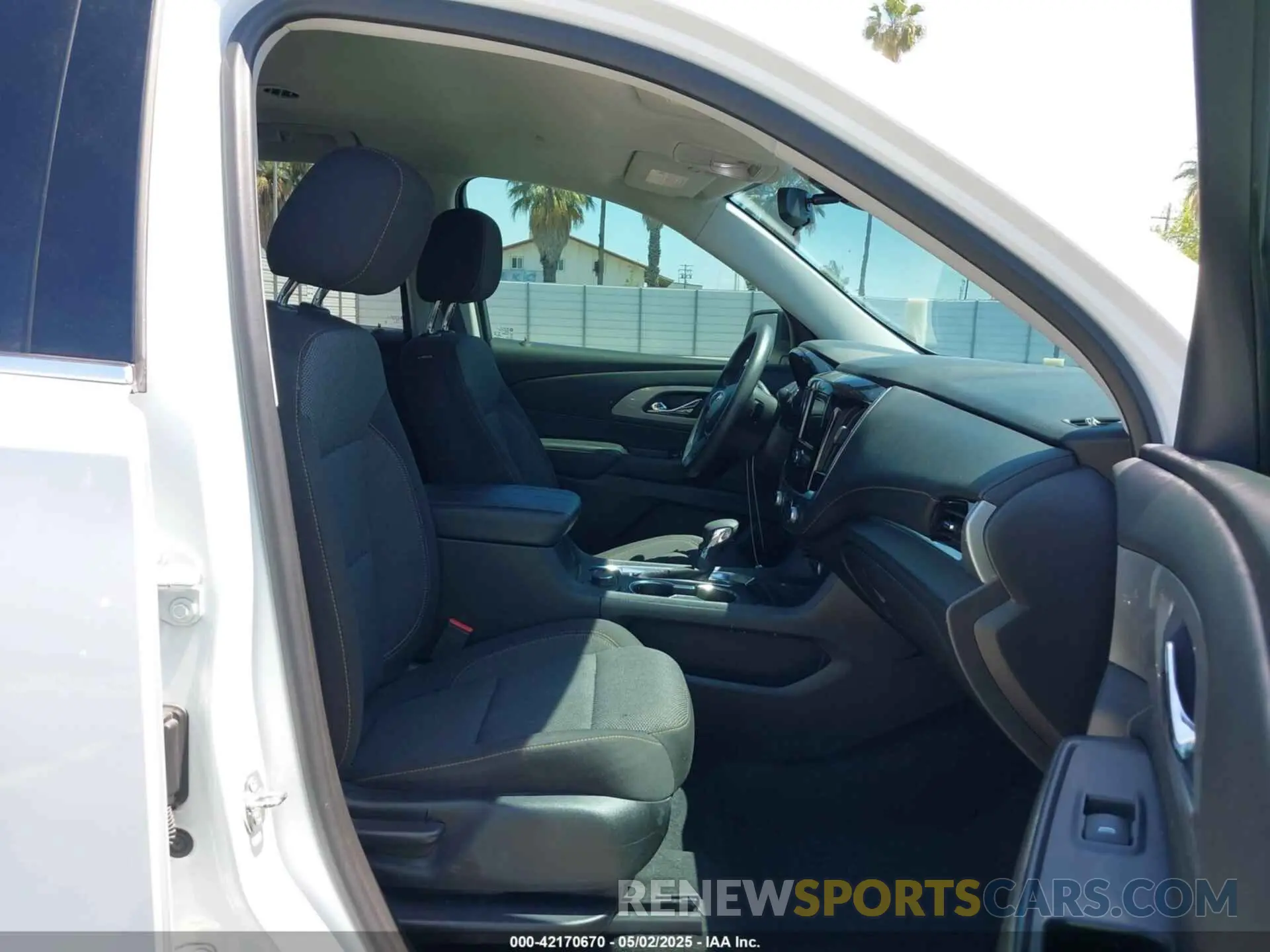 5 Photograph of a damaged car 1GNERFKW8MJ266373 CHEVROLET TRAVERSE 2021