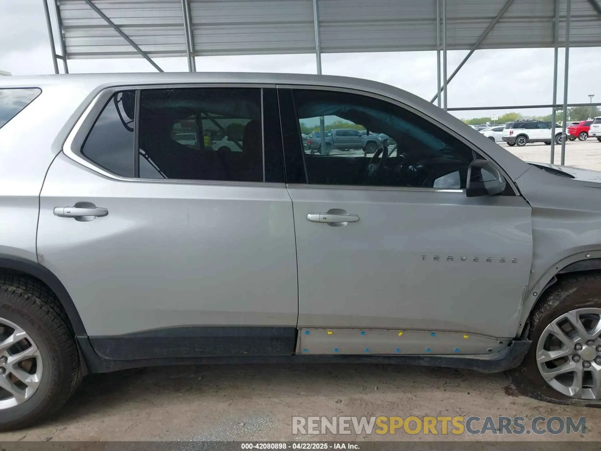 13 Photograph of a damaged car 1GNERFKWXMJ232175 CHEVROLET TRAVERSE 2021