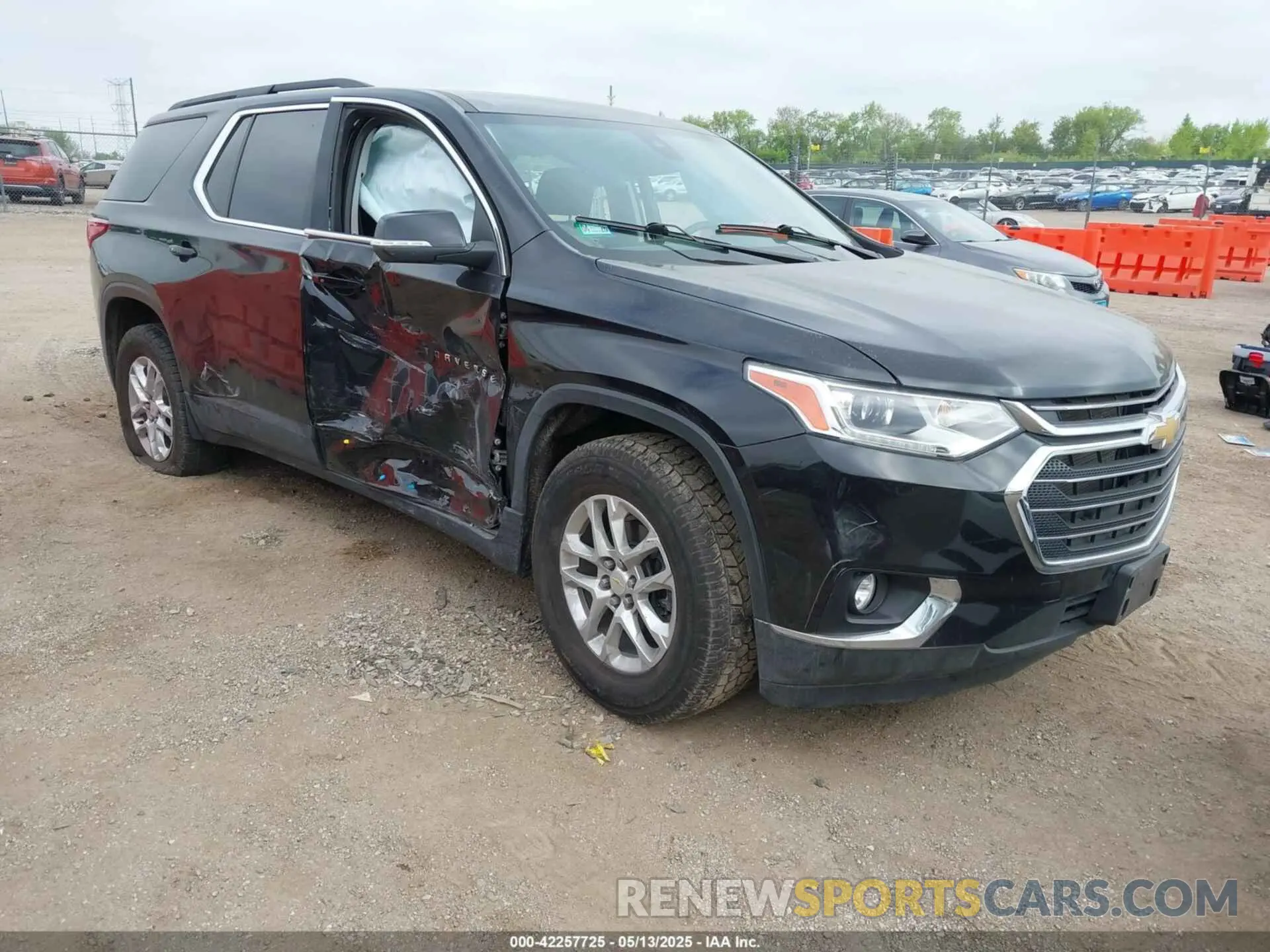1 Photograph of a damaged car 1GNERGKW0MJ205864 CHEVROLET TRAVERSE 2021