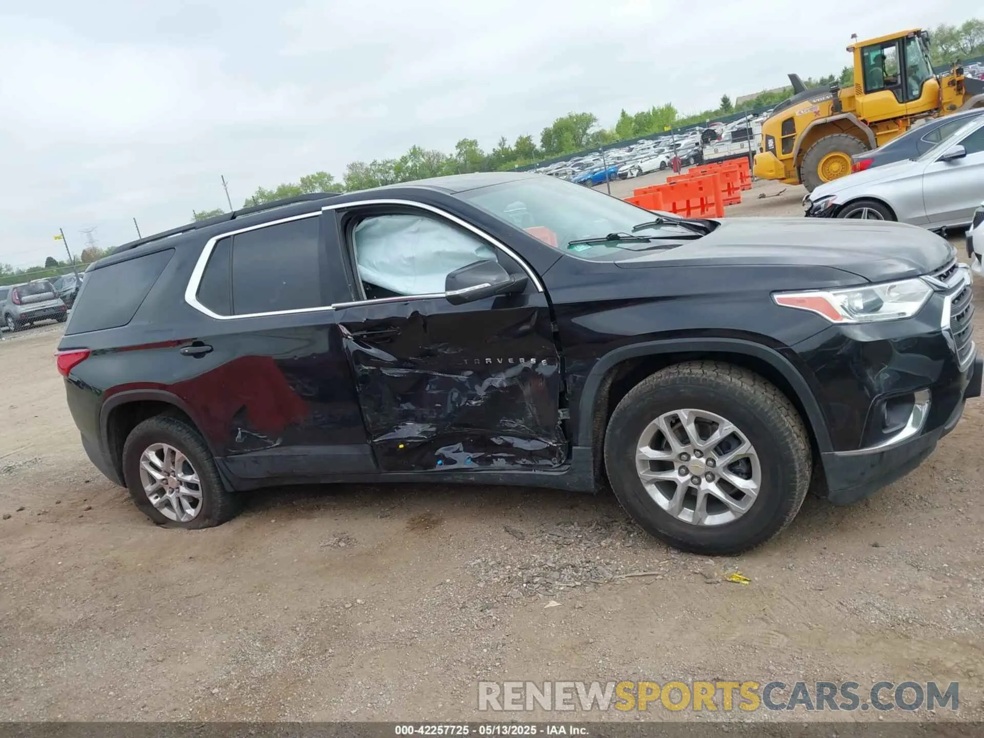 12 Photograph of a damaged car 1GNERGKW0MJ205864 CHEVROLET TRAVERSE 2021