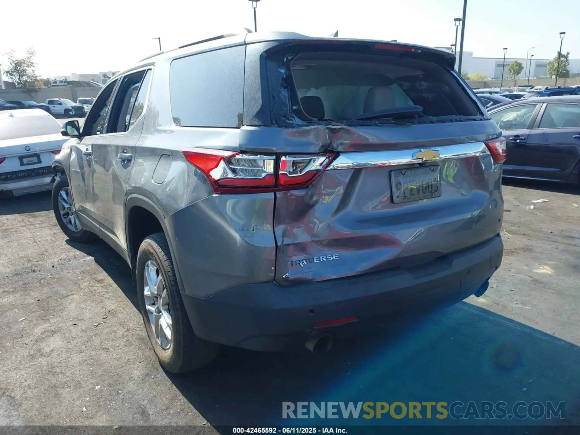 3 Photograph of a damaged car 1GNERGKW0MJ218839 CHEVROLET TRAVERSE 2021