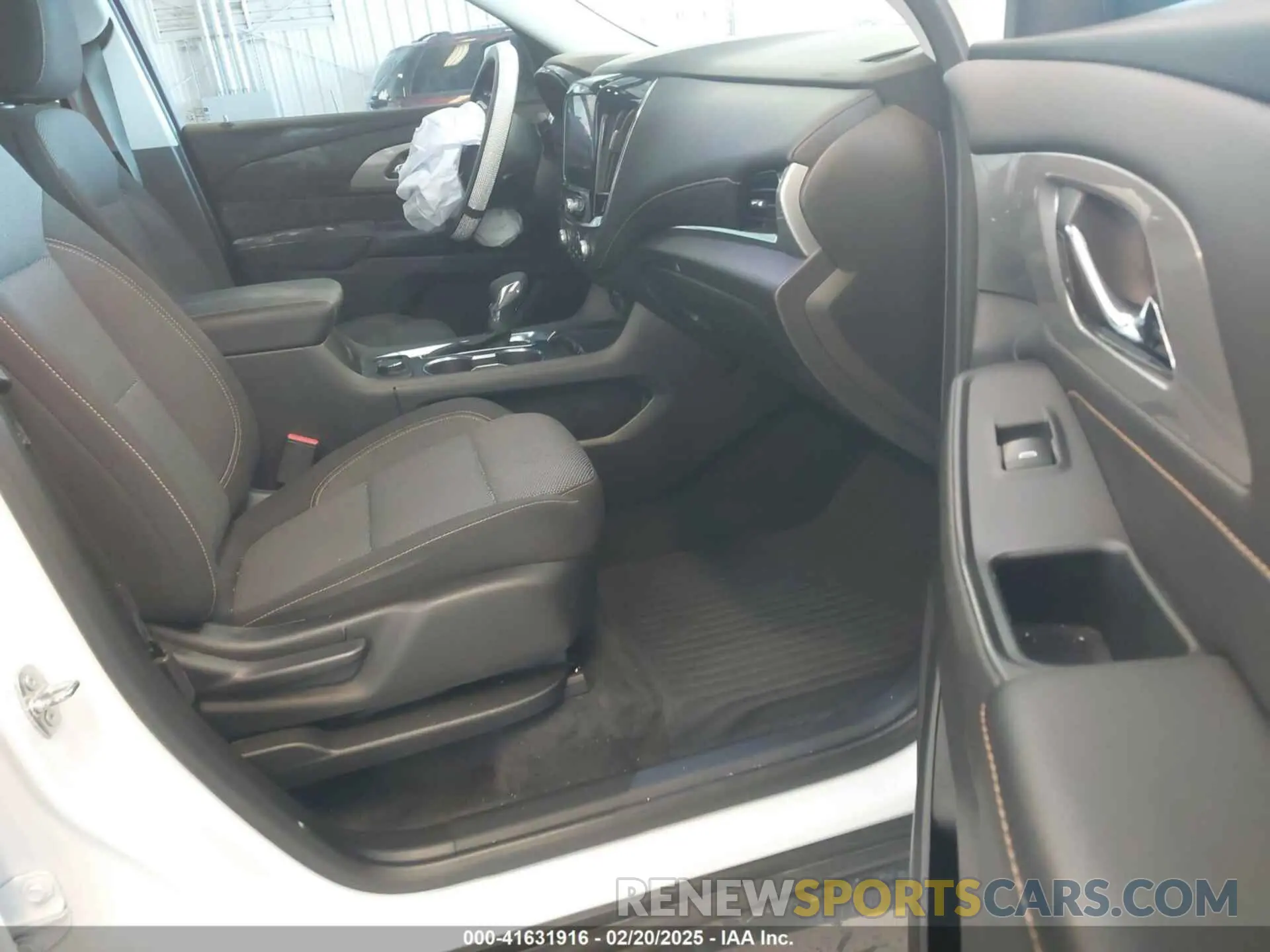 5 Фотография поврежденного автомобиля 1GNERGKW1MJ114781 CHEVROLET TRAVERSE 2021