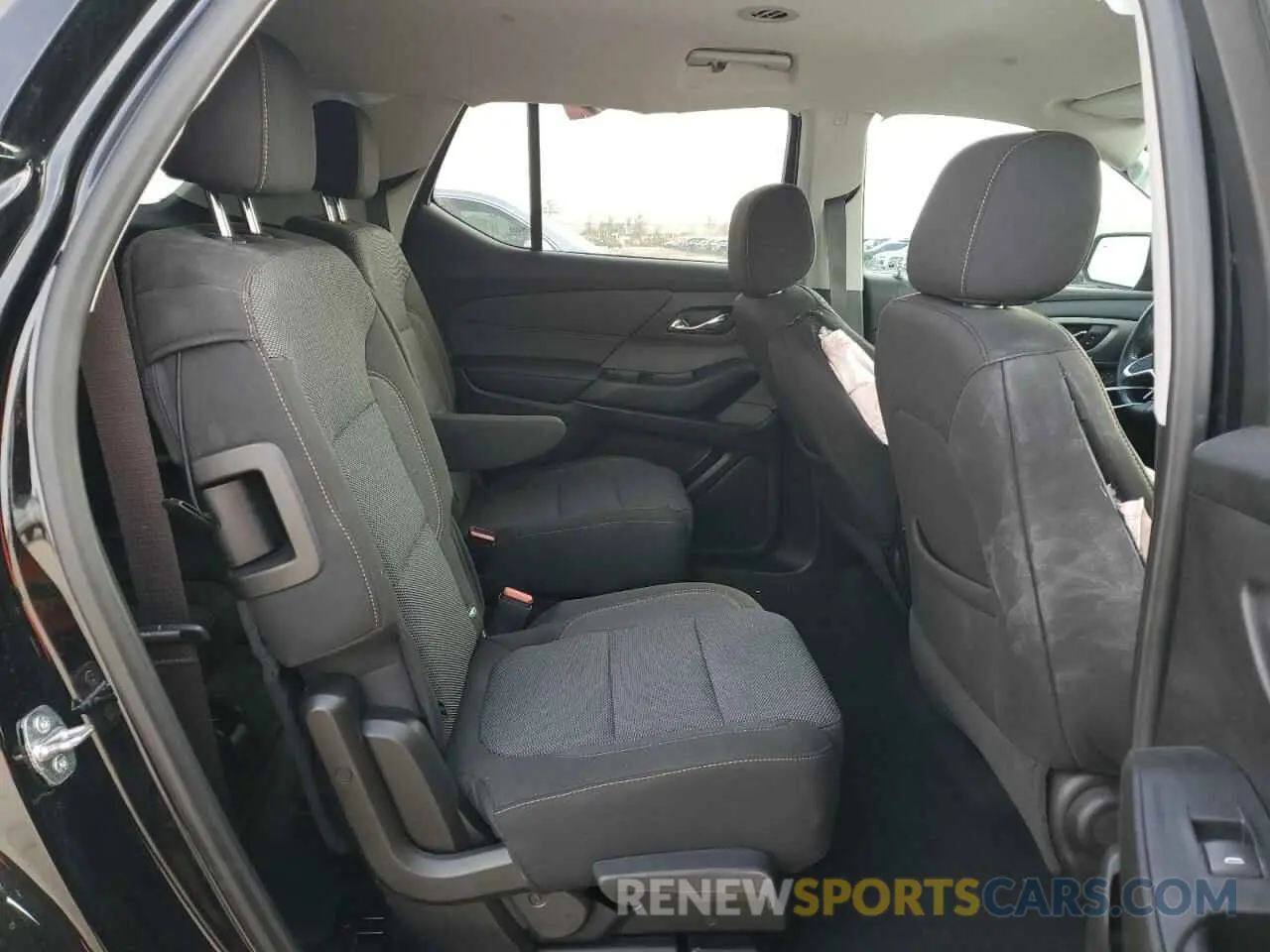 11 Photograph of a damaged car 1GNERGKW1MJ252210 CHEVROLET TRAVERSE 2021