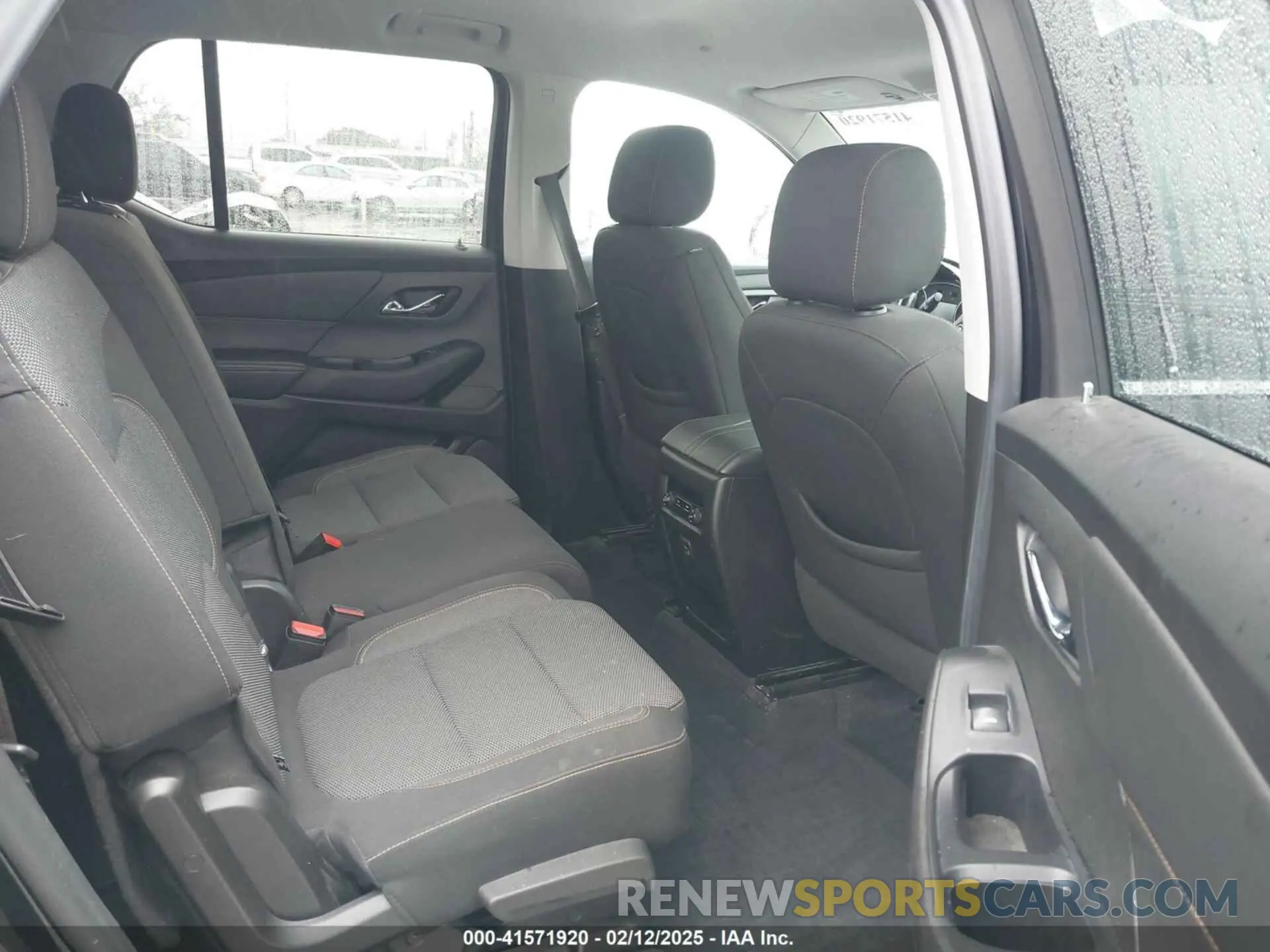 8 Фотография поврежденного автомобиля 1GNERGKW2MJ121142 CHEVROLET TRAVERSE 2021