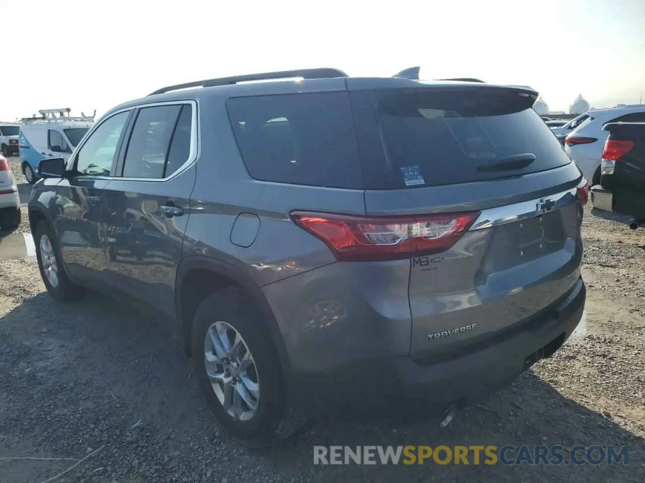 2 Photograph of a damaged car 1GNERGKW2MJ164962 CHEVROLET TRAVERSE 2021