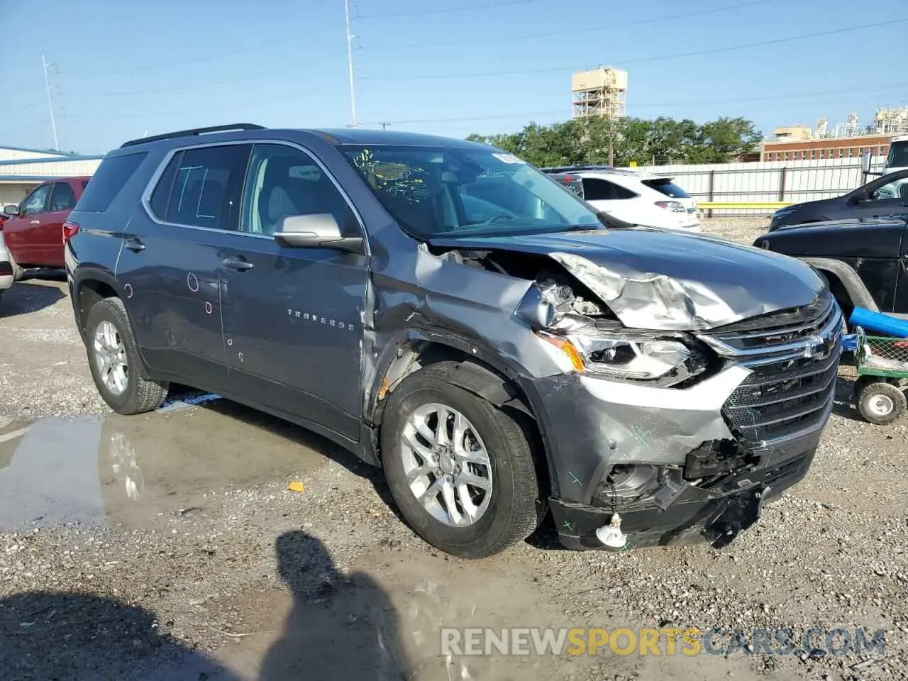 4 Photograph of a damaged car 1GNERGKW2MJ164962 CHEVROLET TRAVERSE 2021