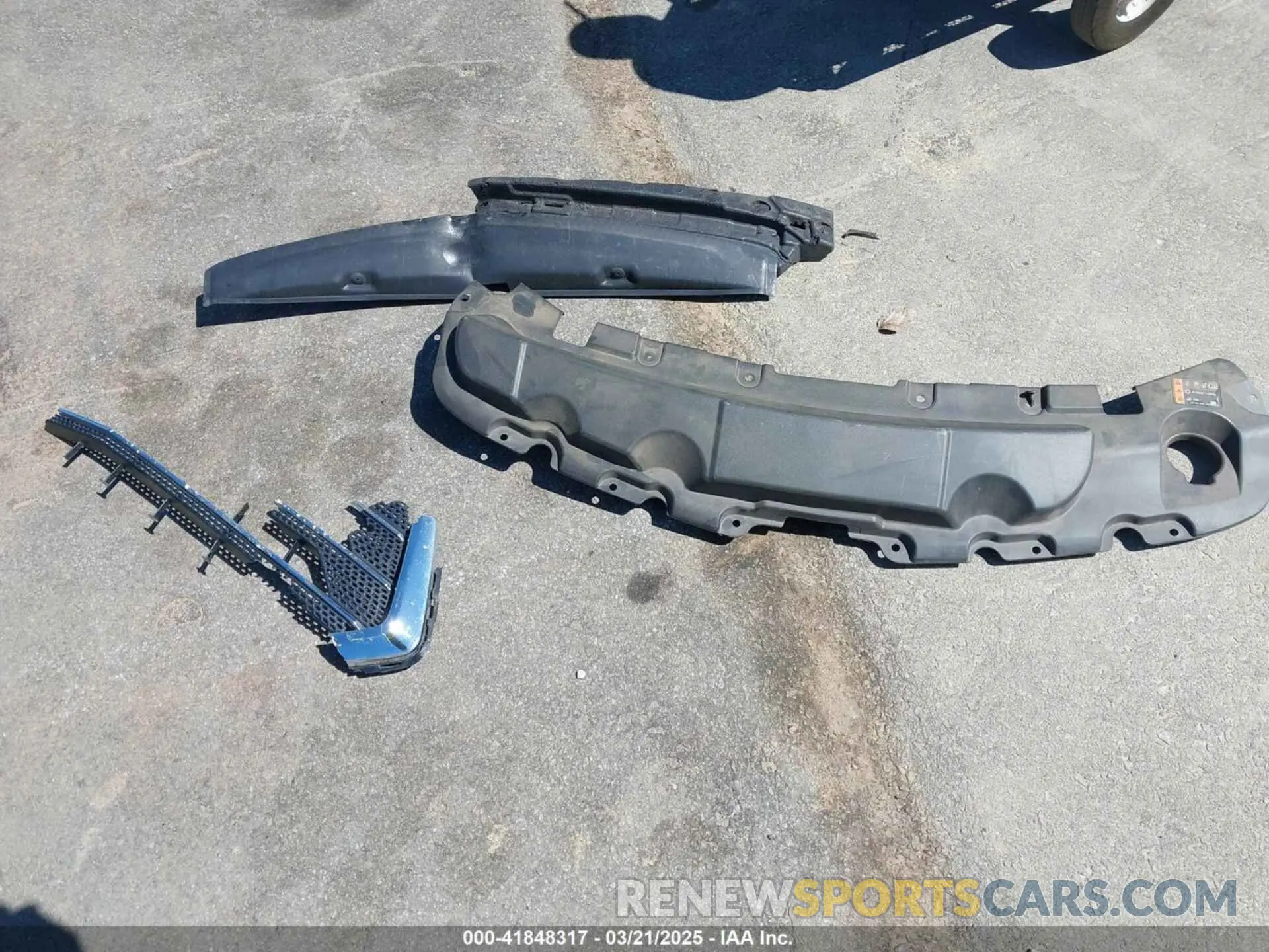 12 Photograph of a damaged car 1GNERGKW2MJ185049 CHEVROLET TRAVERSE 2021