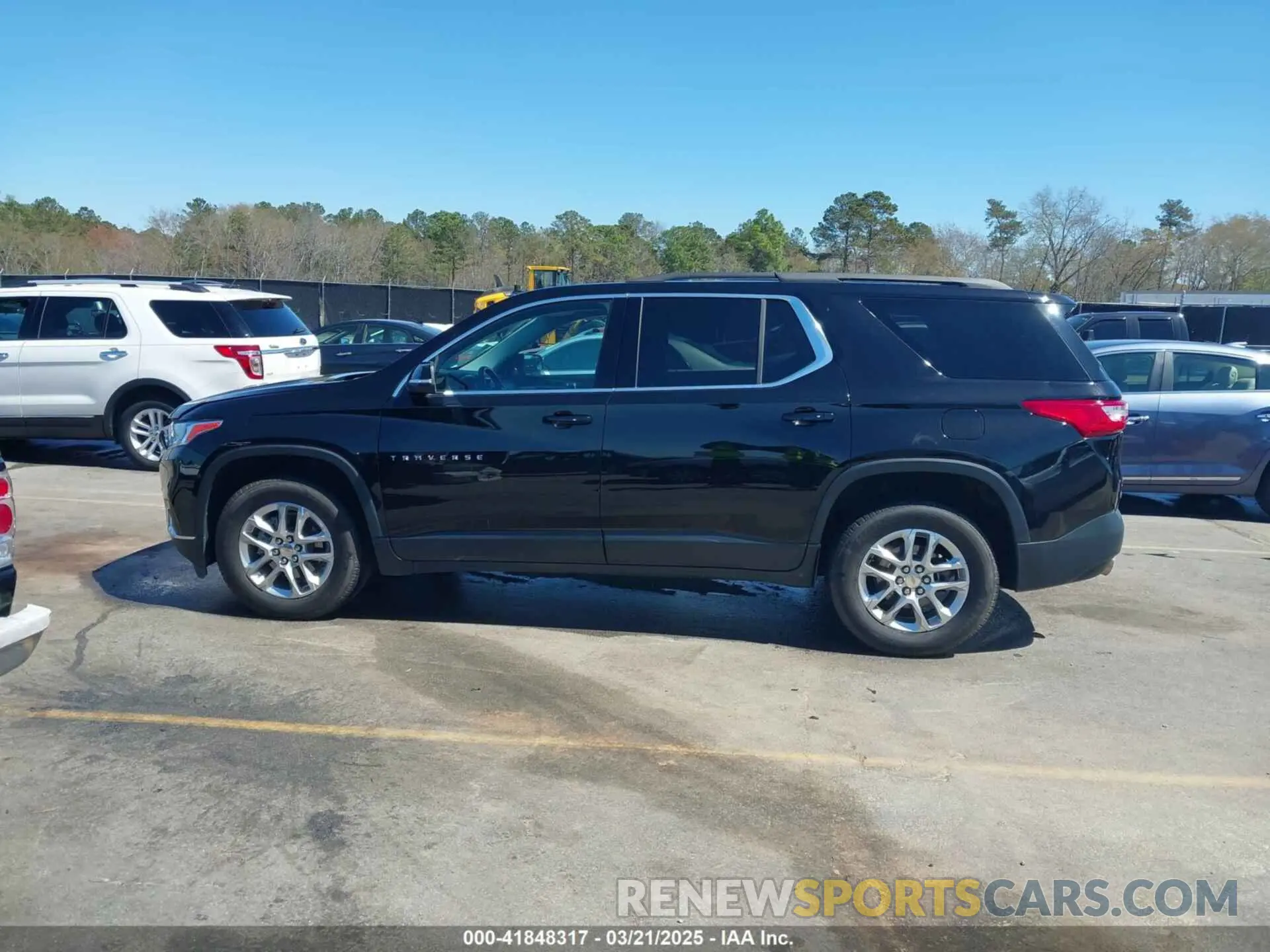 15 Photograph of a damaged car 1GNERGKW2MJ185049 CHEVROLET TRAVERSE 2021