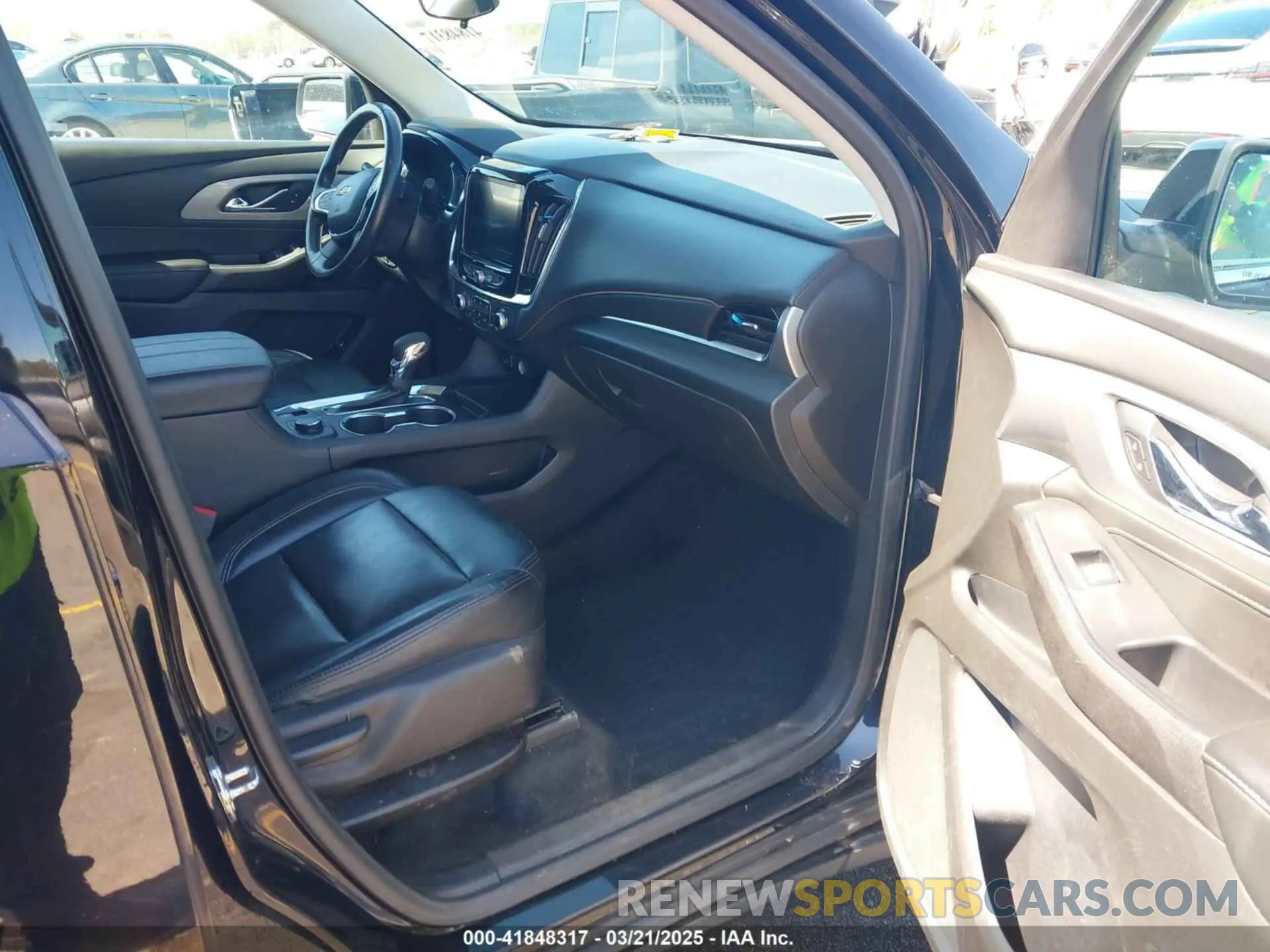 5 Photograph of a damaged car 1GNERGKW2MJ185049 CHEVROLET TRAVERSE 2021