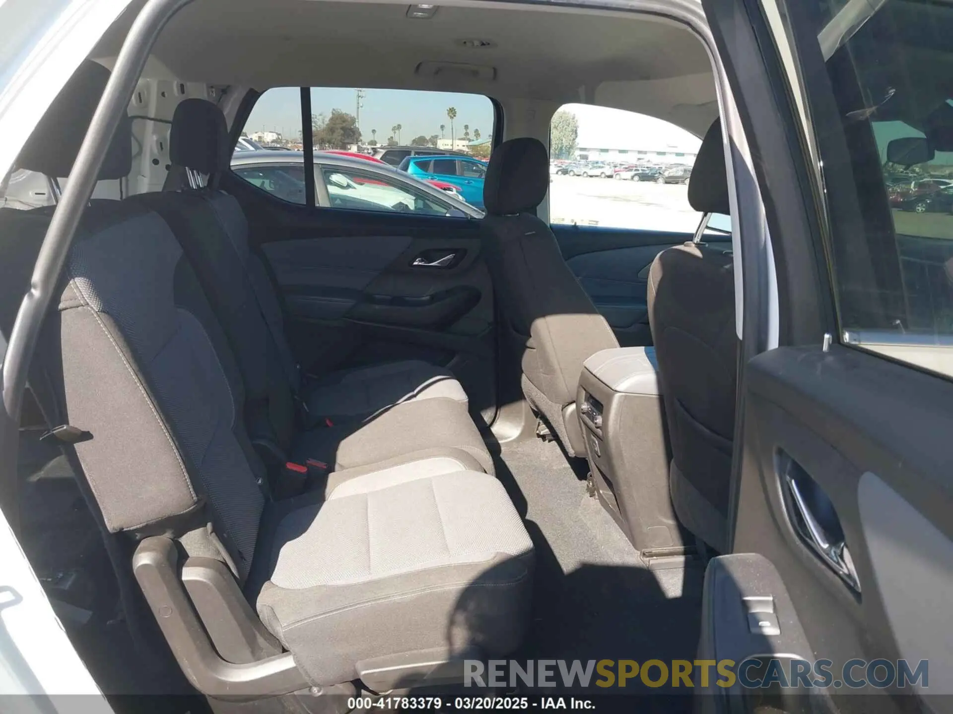 8 Фотография поврежденного автомобиля 1GNERGKW2MJ238882 CHEVROLET TRAVERSE 2021