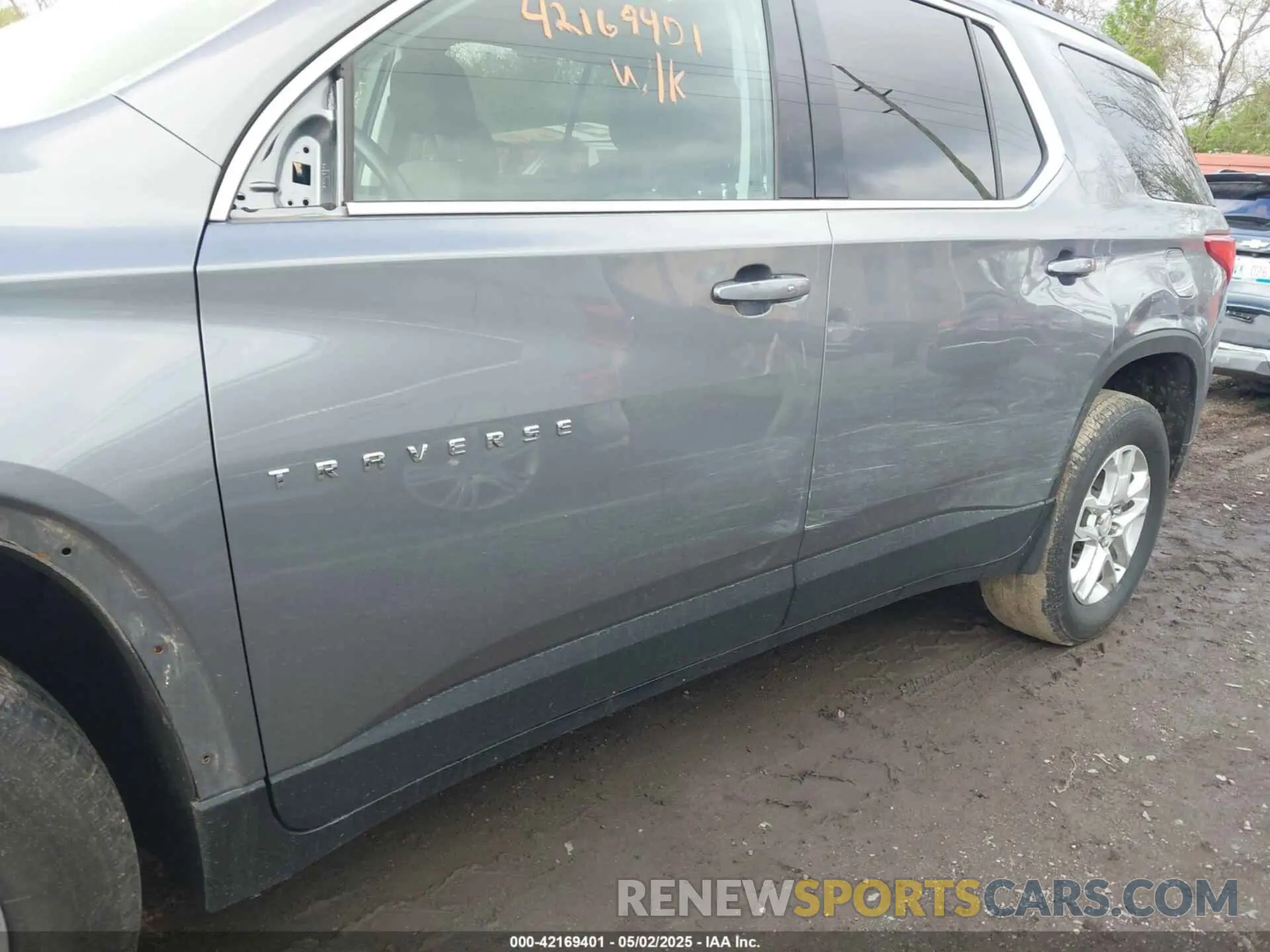 18 Photograph of a damaged car 1GNERGKW3MJ157258 CHEVROLET TRAVERSE 2021